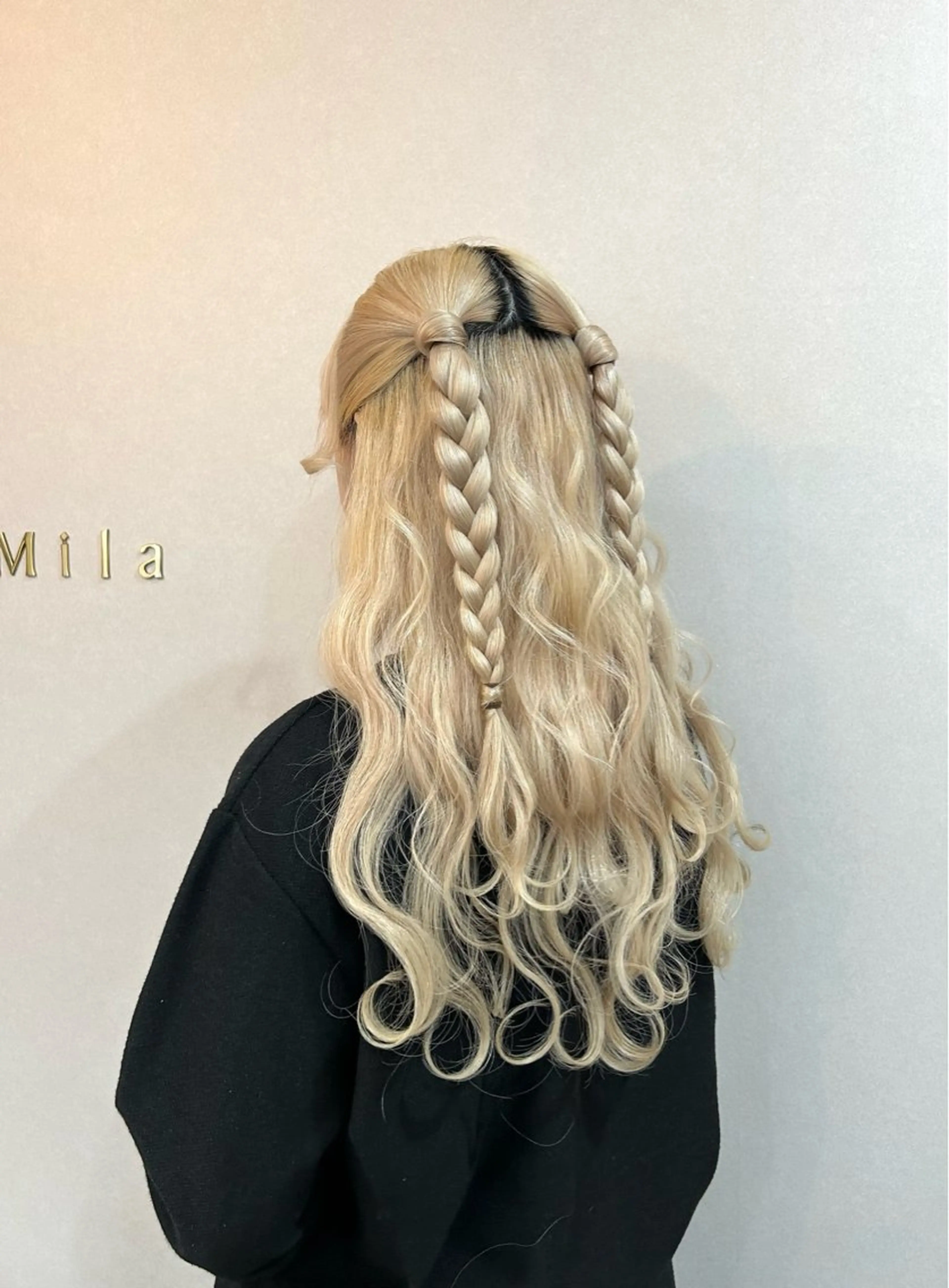 ロング Mila Hazukiのヘアスタイル