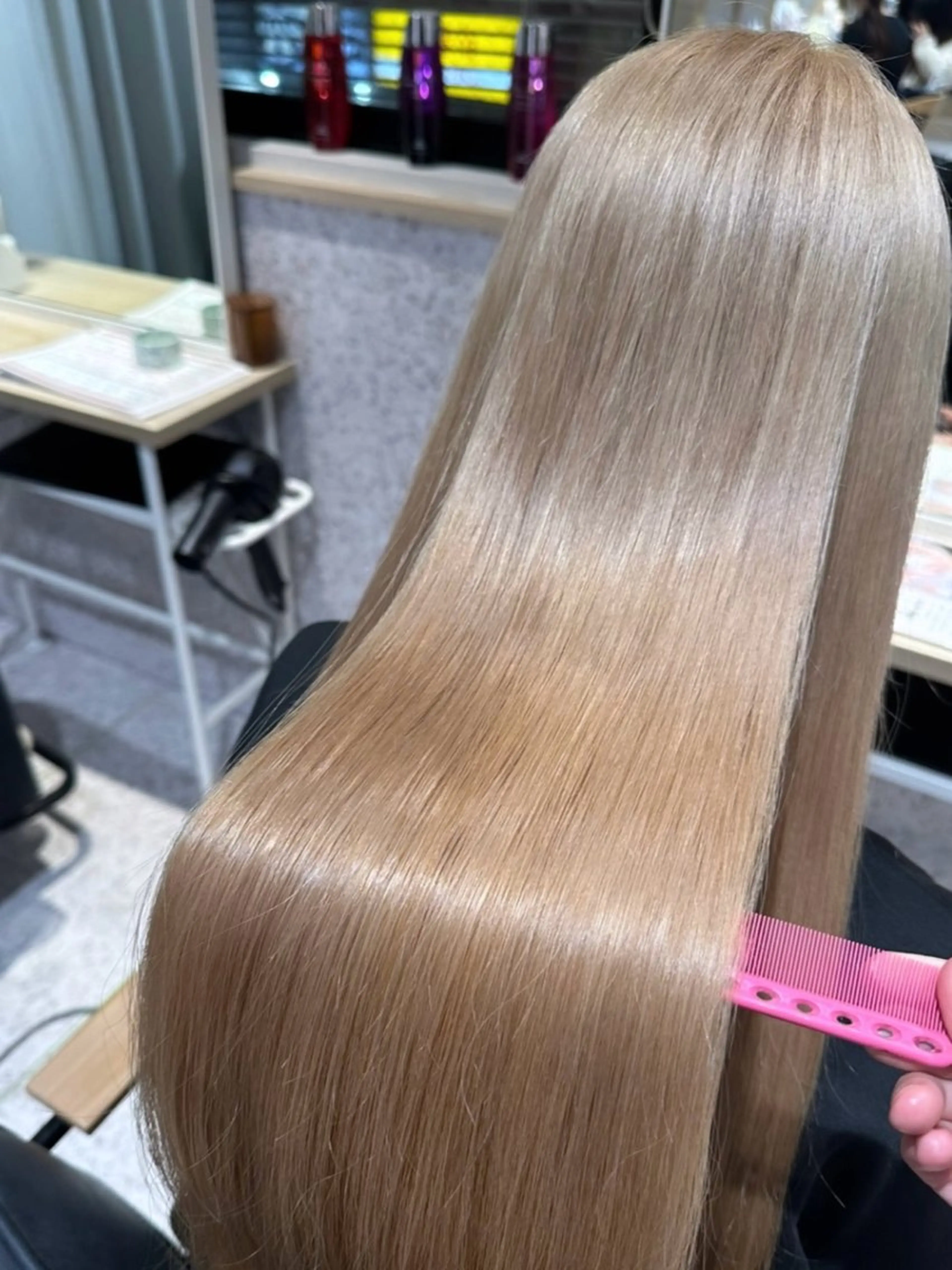 カラー ブリーチ ダブルカラー イヤリングカラー ハイライトカラー ハイトーンカラー ヘアカラー 透明感/艶カラー 🫧 ユイナのヘアスタイル