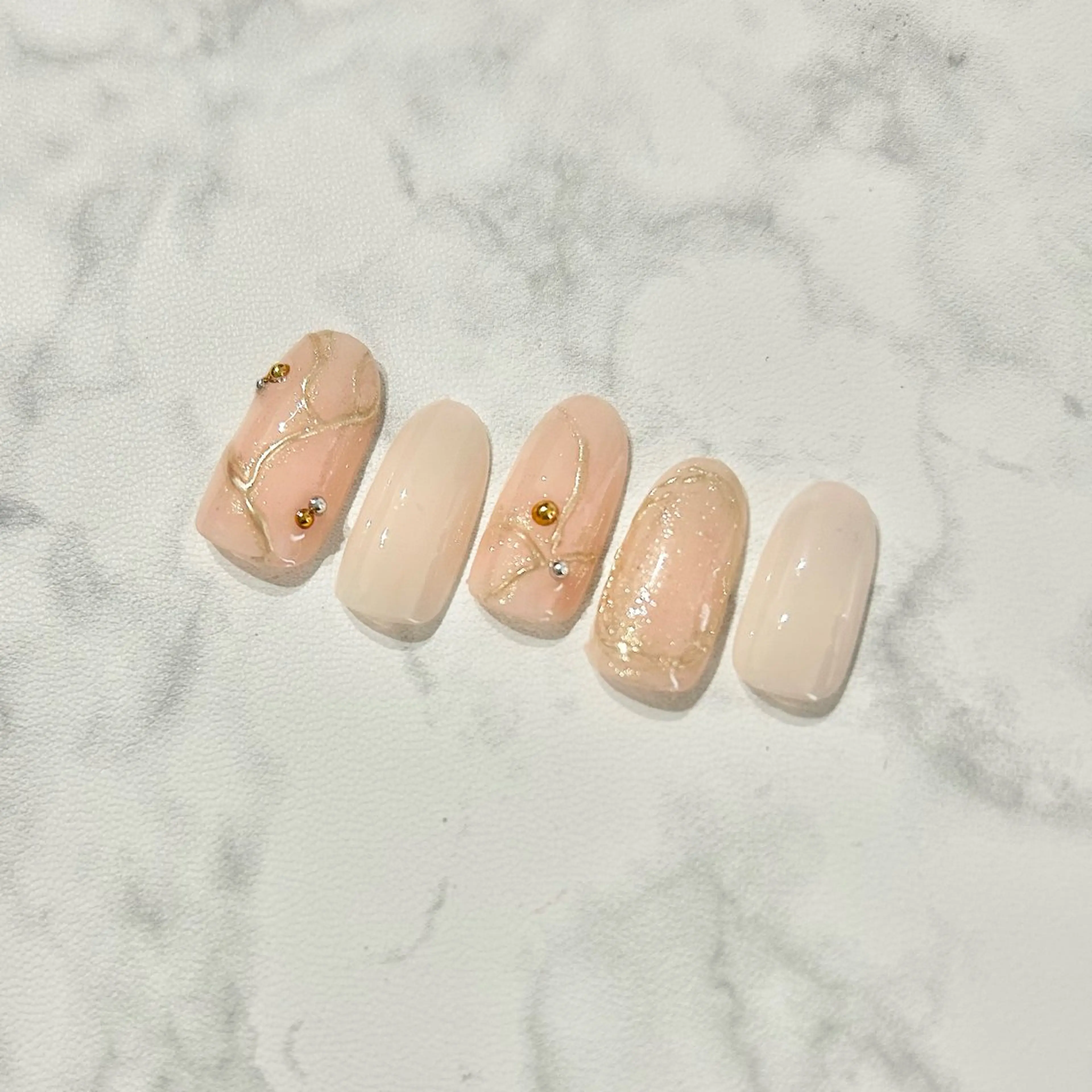 ネイル オフィスネイル シンプルネイル 春ネイル B.S_ LauLDesignのエステ・リラクイメージ