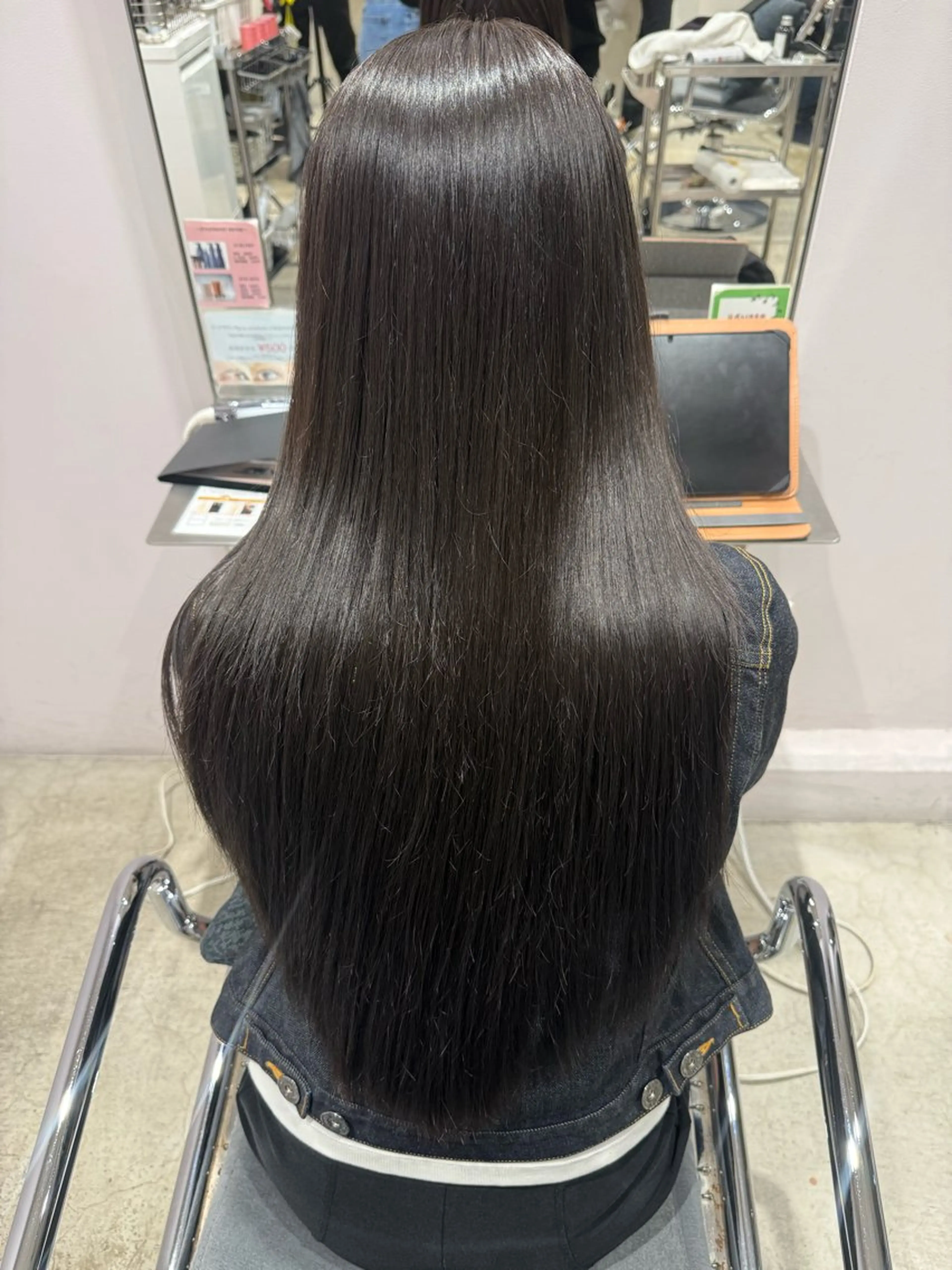 ロング カラー ヘアカラー 前囿 真桜のヘアスタイル