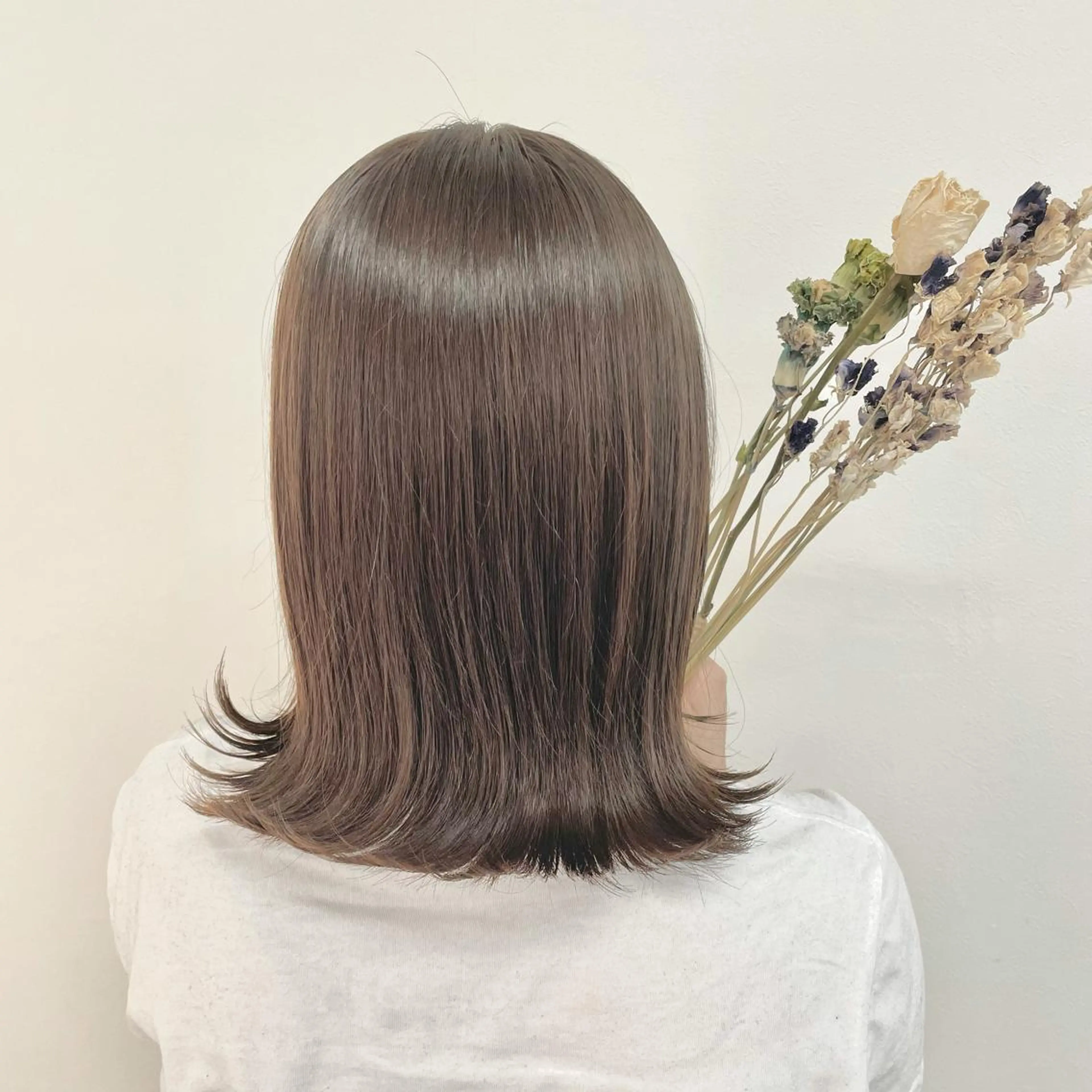 ショート カラー 肌に馴染む暗髪 梅田・増田のヘアスタイル