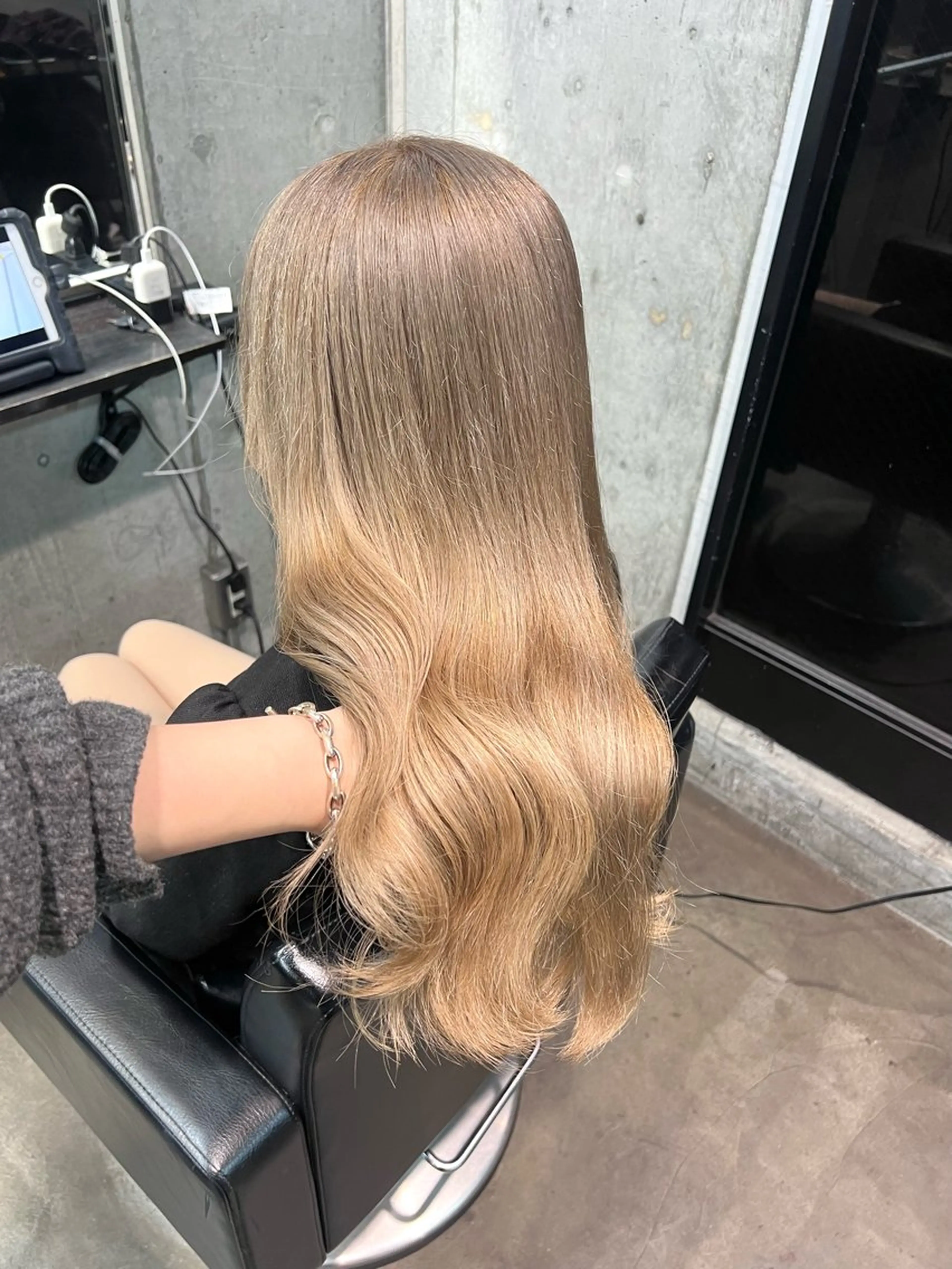ロング カラー ブリーチ ブロンド ケアブリーチ ハイトーンカラー ヘアカラー トリートメント 透明感カラー ✨ 韓国艶髪💗菅原のヘアスタイル