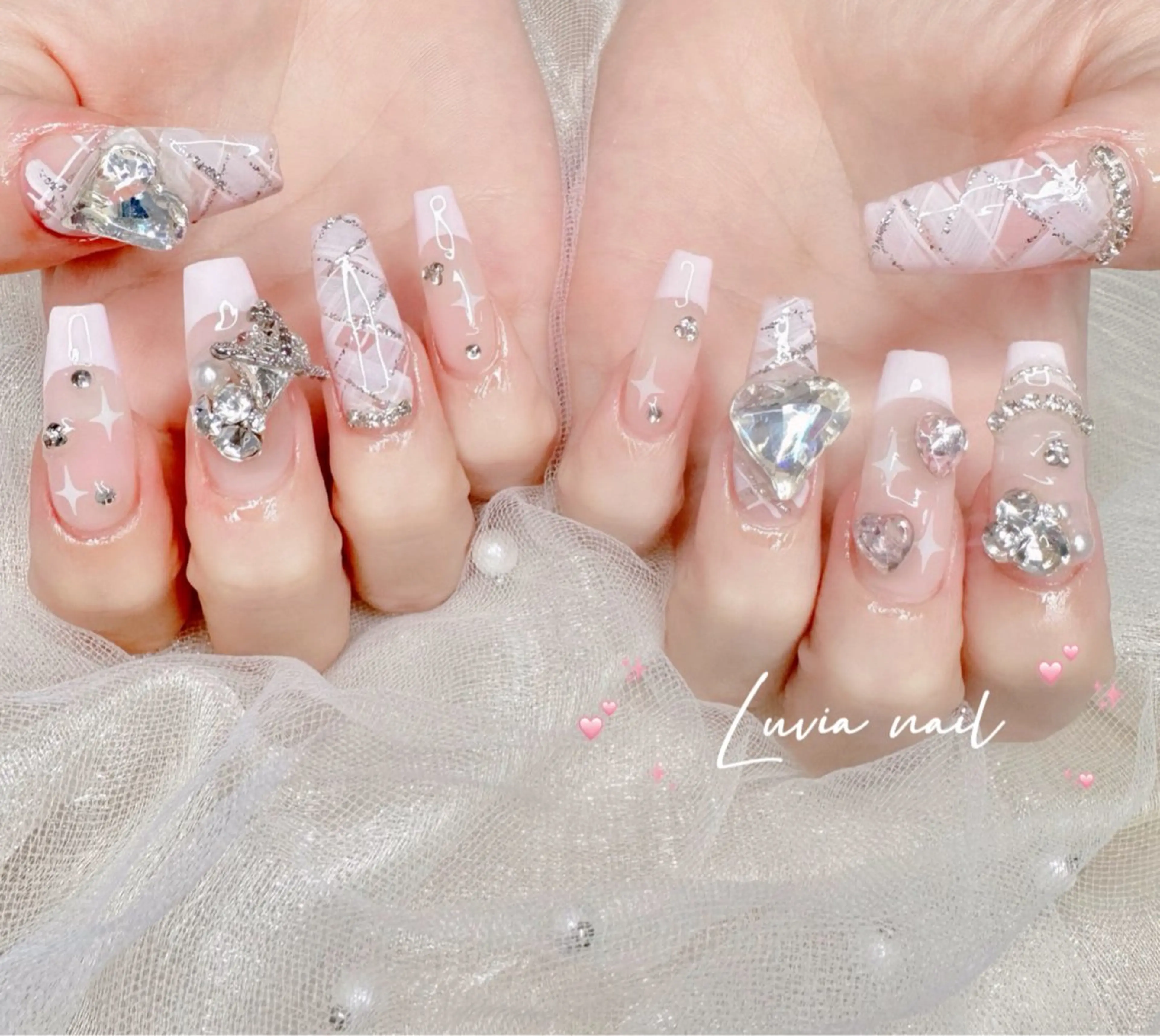 ネイル Lychee nail salon所属・🎀Luvia ワンホンネイル💫のネイルデザイン