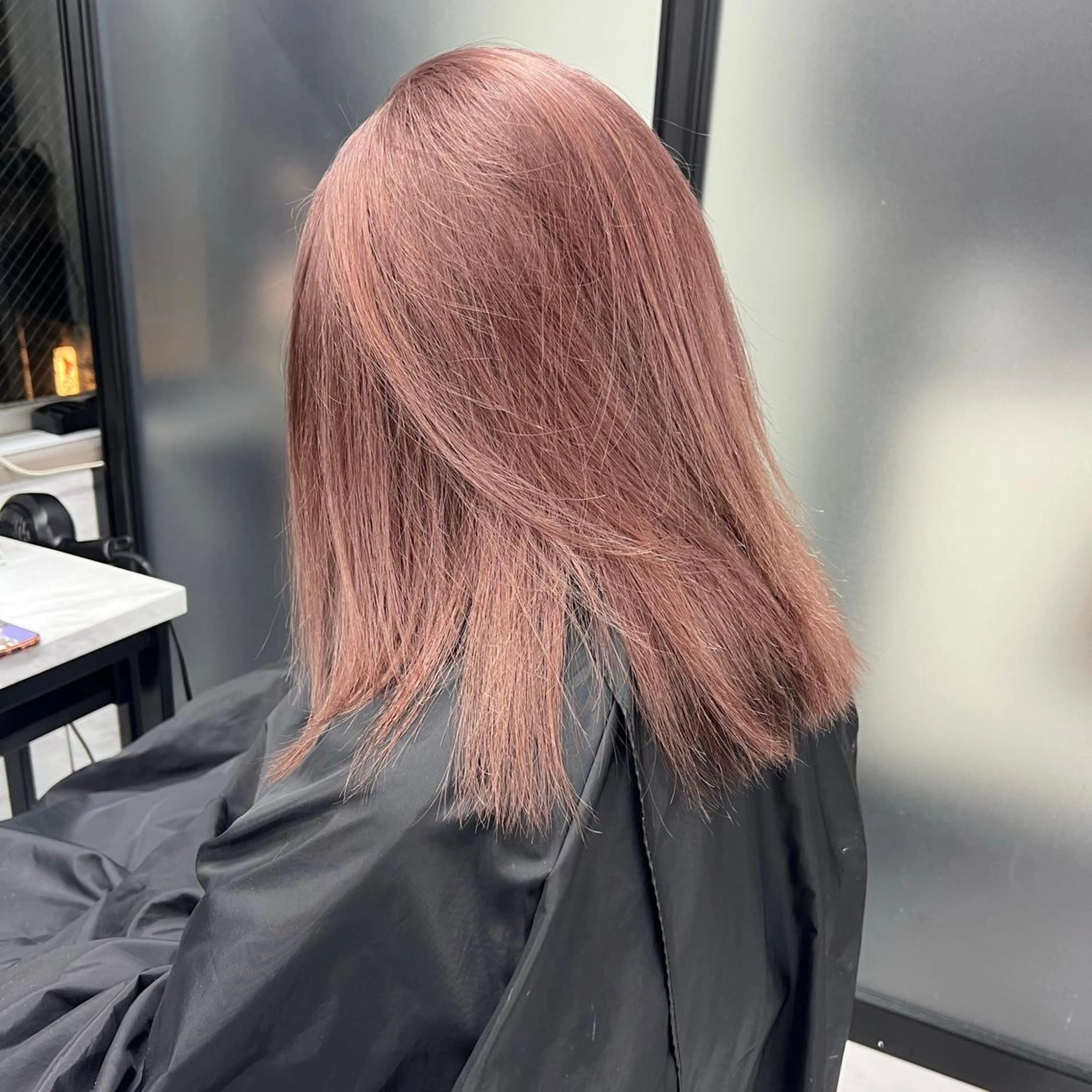 ミディアム カラー シールエクステ ハイトーンカラー エクステ ヘアカラー シールエクステ特化 ハイトーン、NANAのヘアスタイル