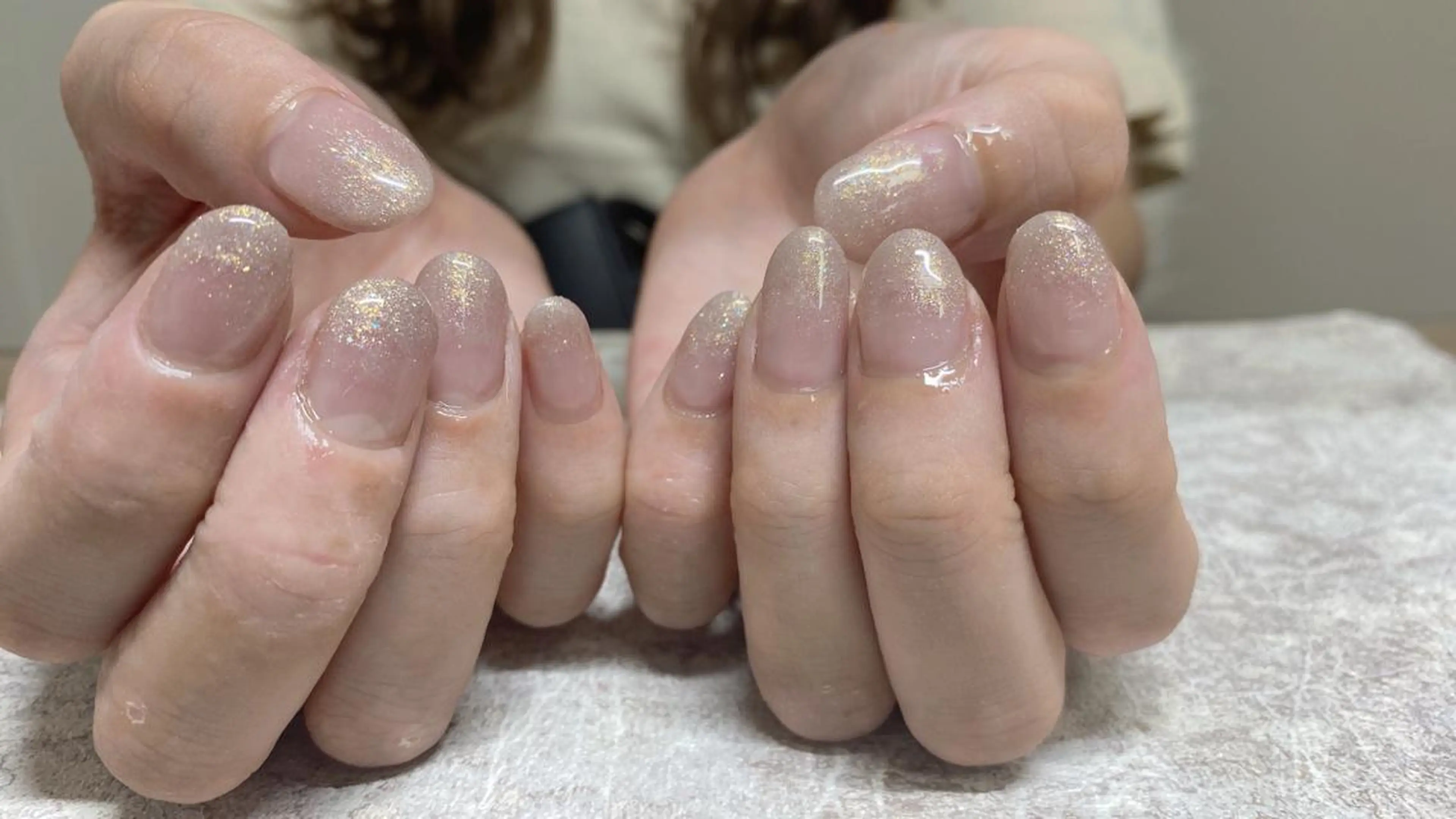 ネイル グラデーション ラメ(グリッター) ラメグラデーション mogunail &blowのネイルデザイン