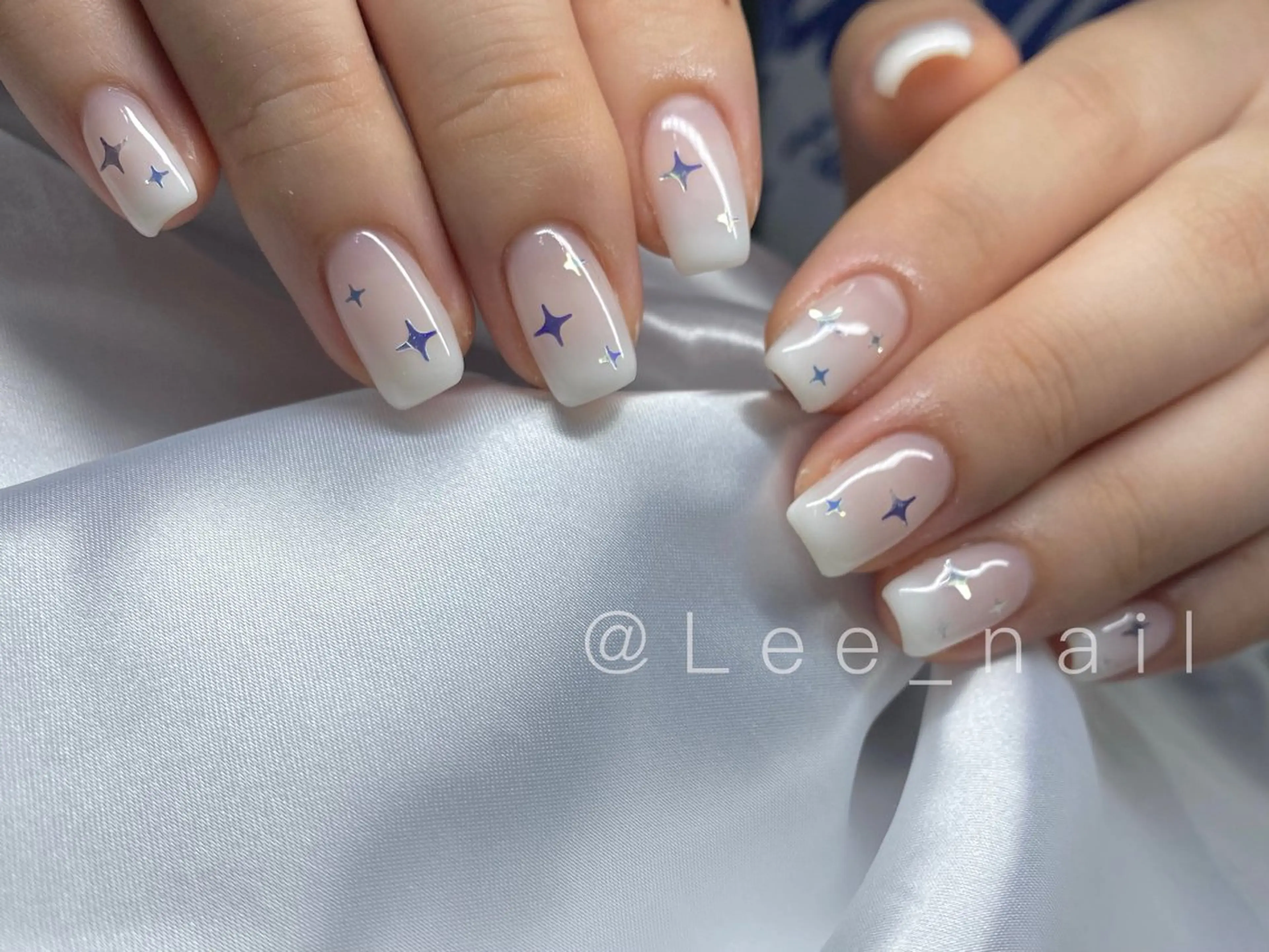 ネイル グラデーション シンプルネイル ホワイト ハンドネイル Lee_ nailのネイルデザイン