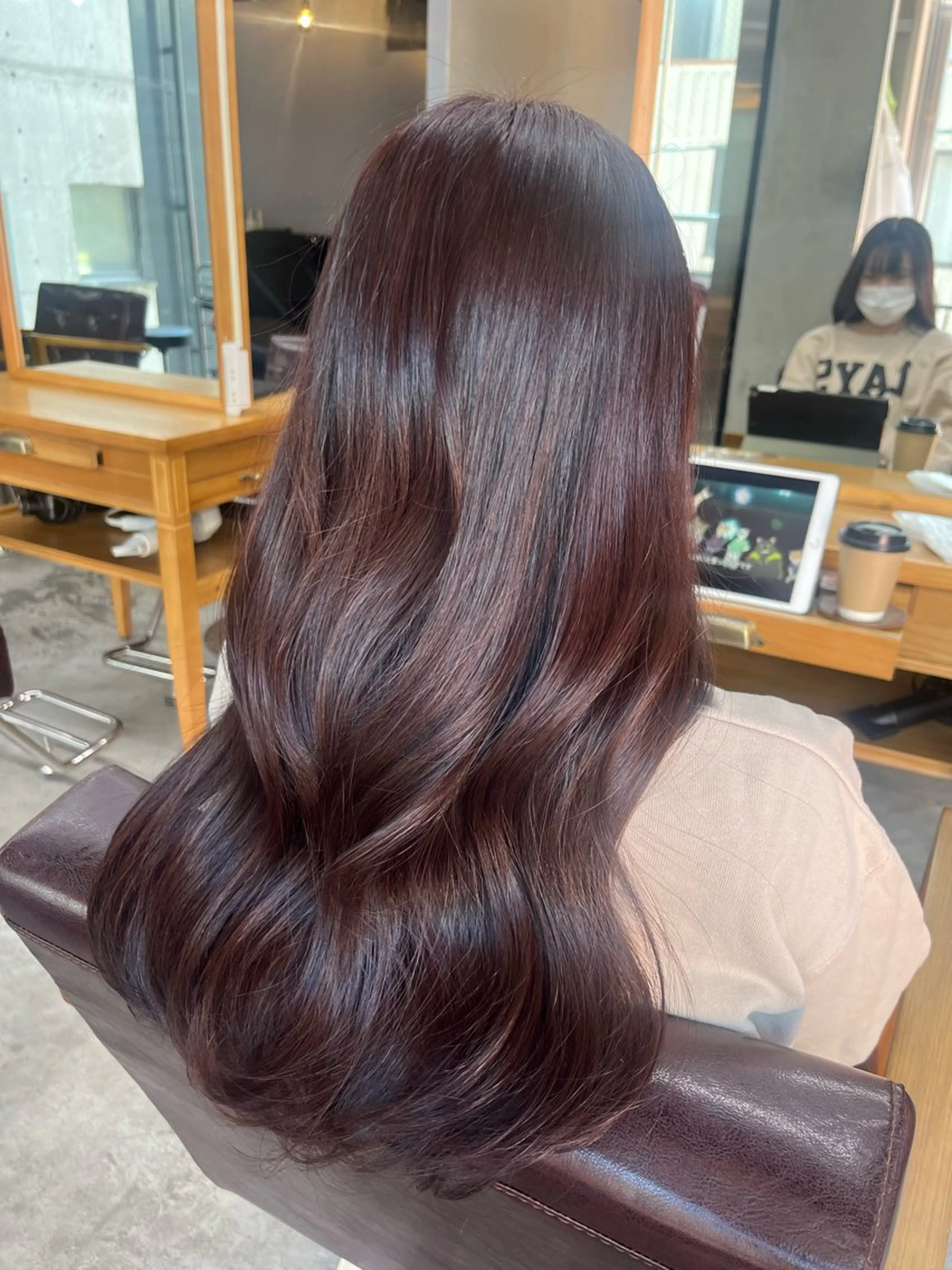 カラー 秋山 美奈のヘアスタイル