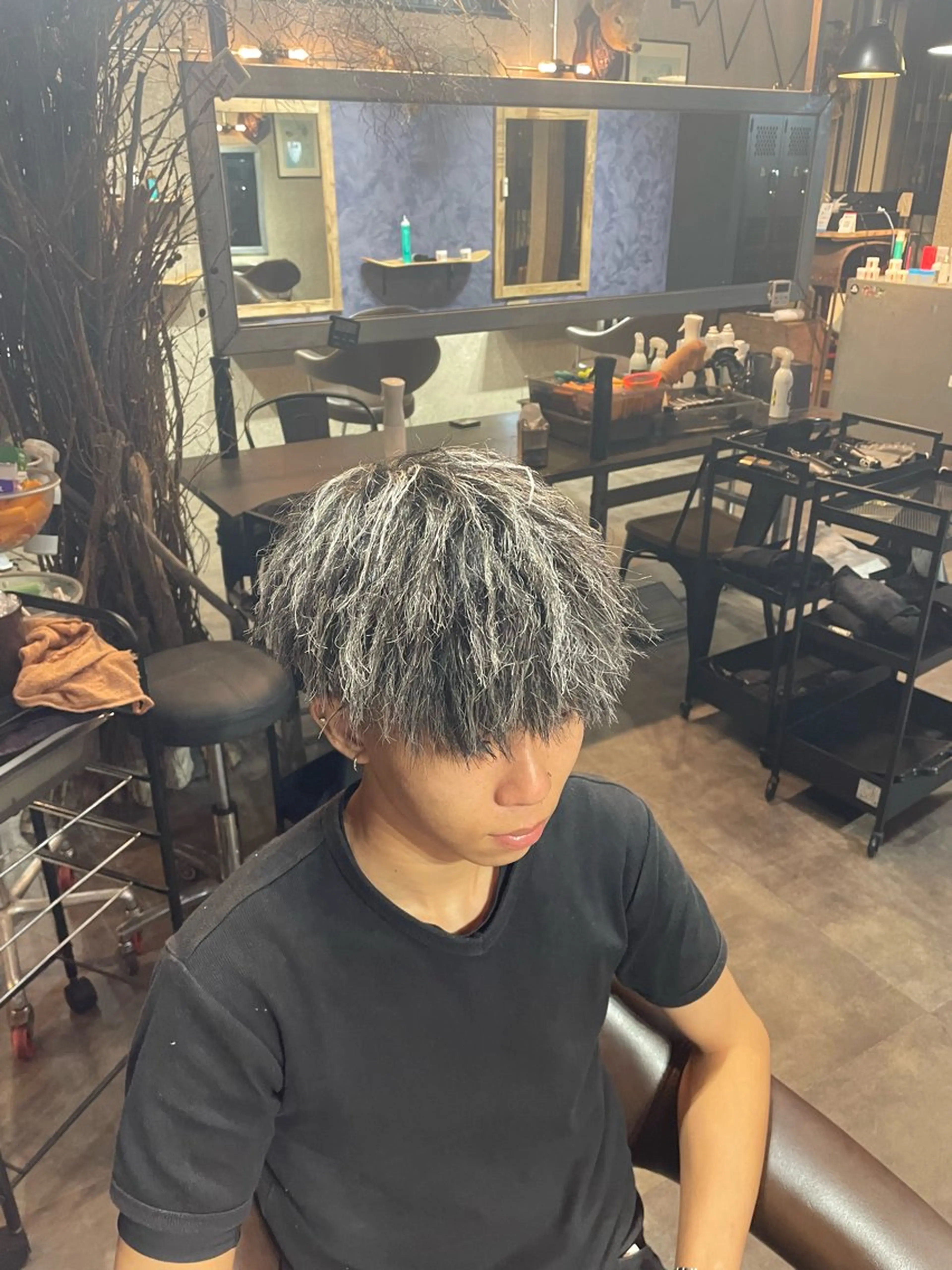 ショート カラー パーマ メンズ カット ヘアカラー パーマ litbyfifth 濵崎寛太のヘアスタイル