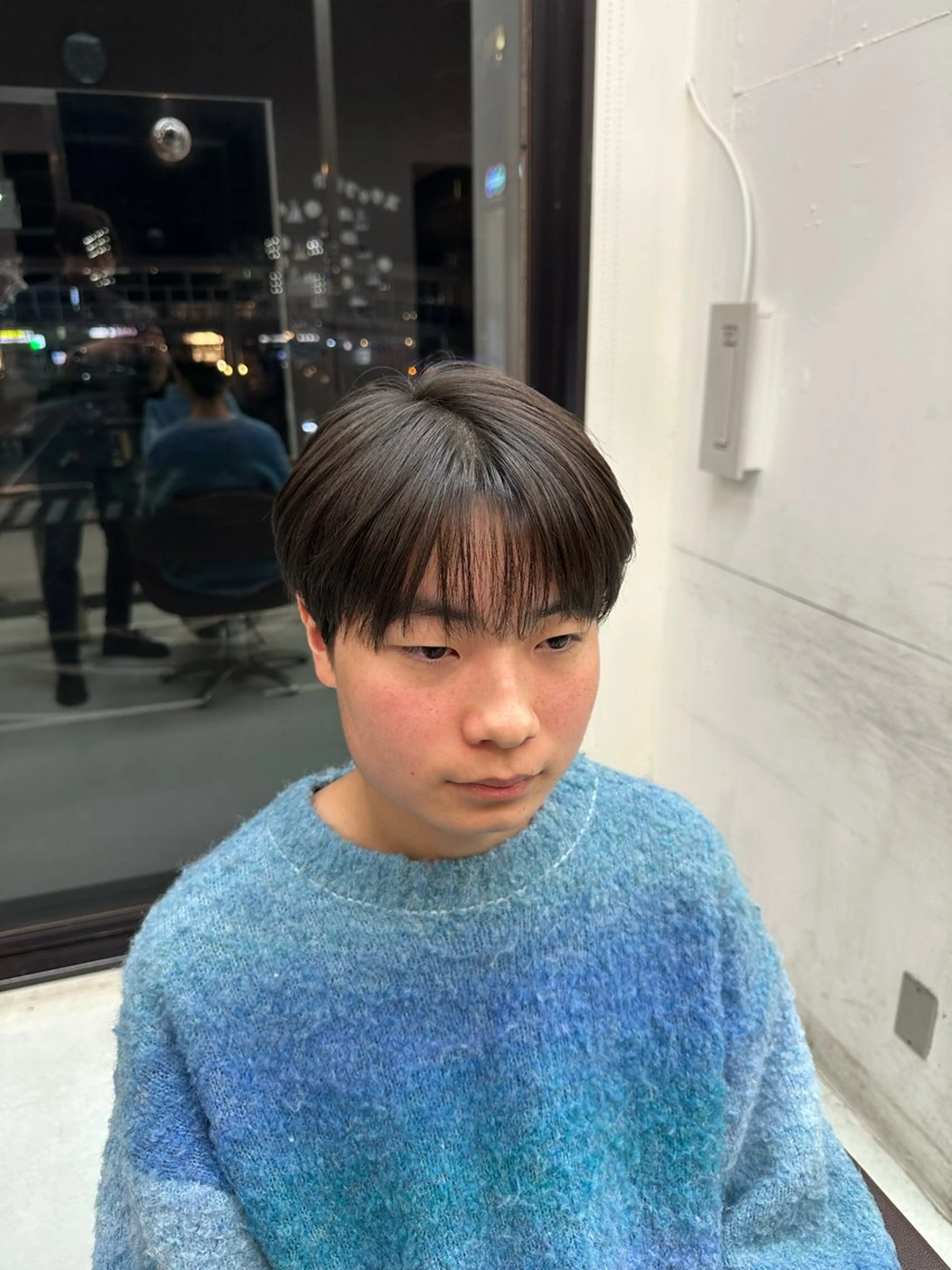 メンズ マッシュ シースルーマッシュ カット 新井優馬｜縮毛矯正/ 地毛風ストレートのヘアスタイル