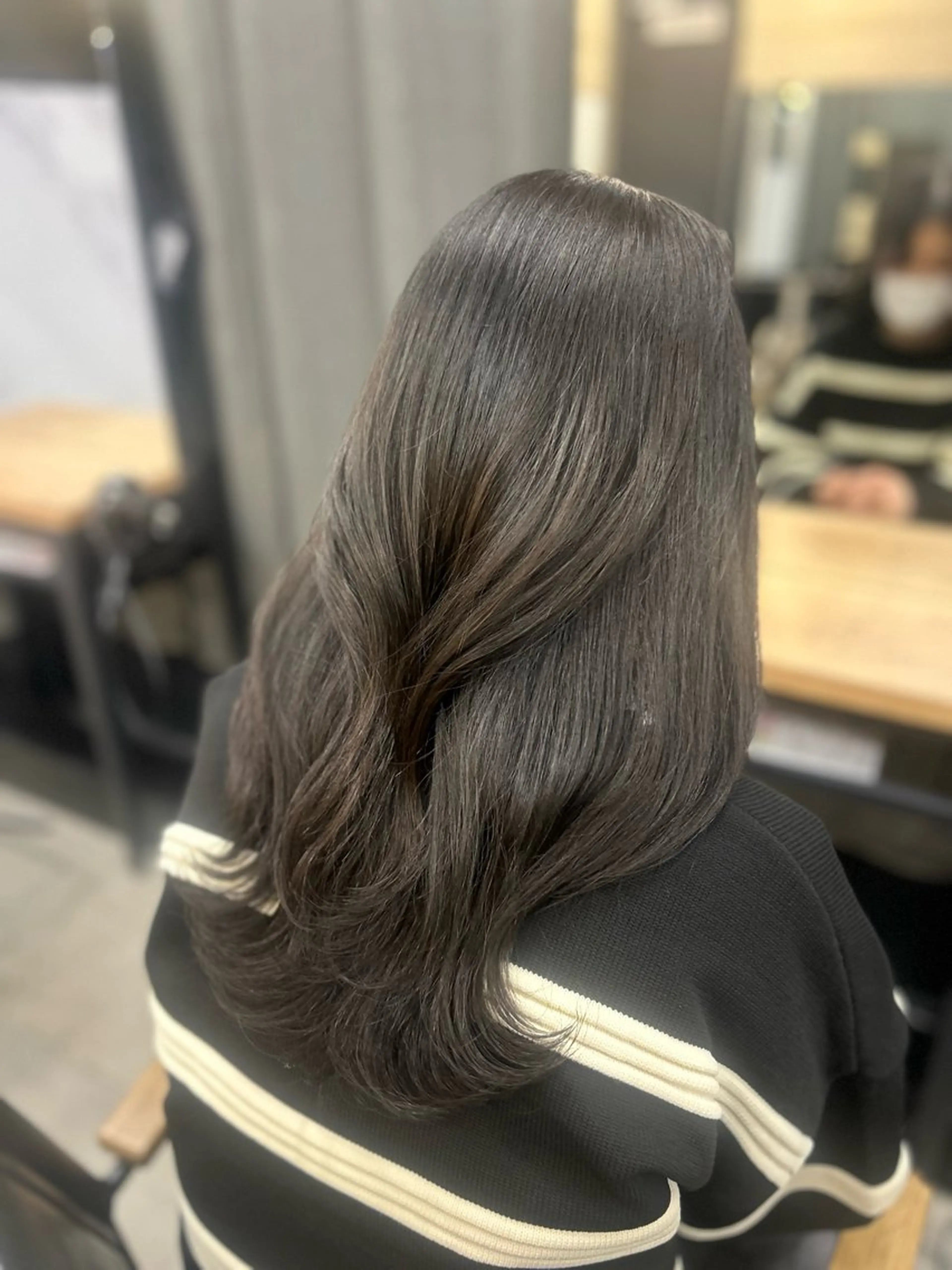 セミロング 女性らしいモテヘア 韓国ヘアhikariのヘアスタイル