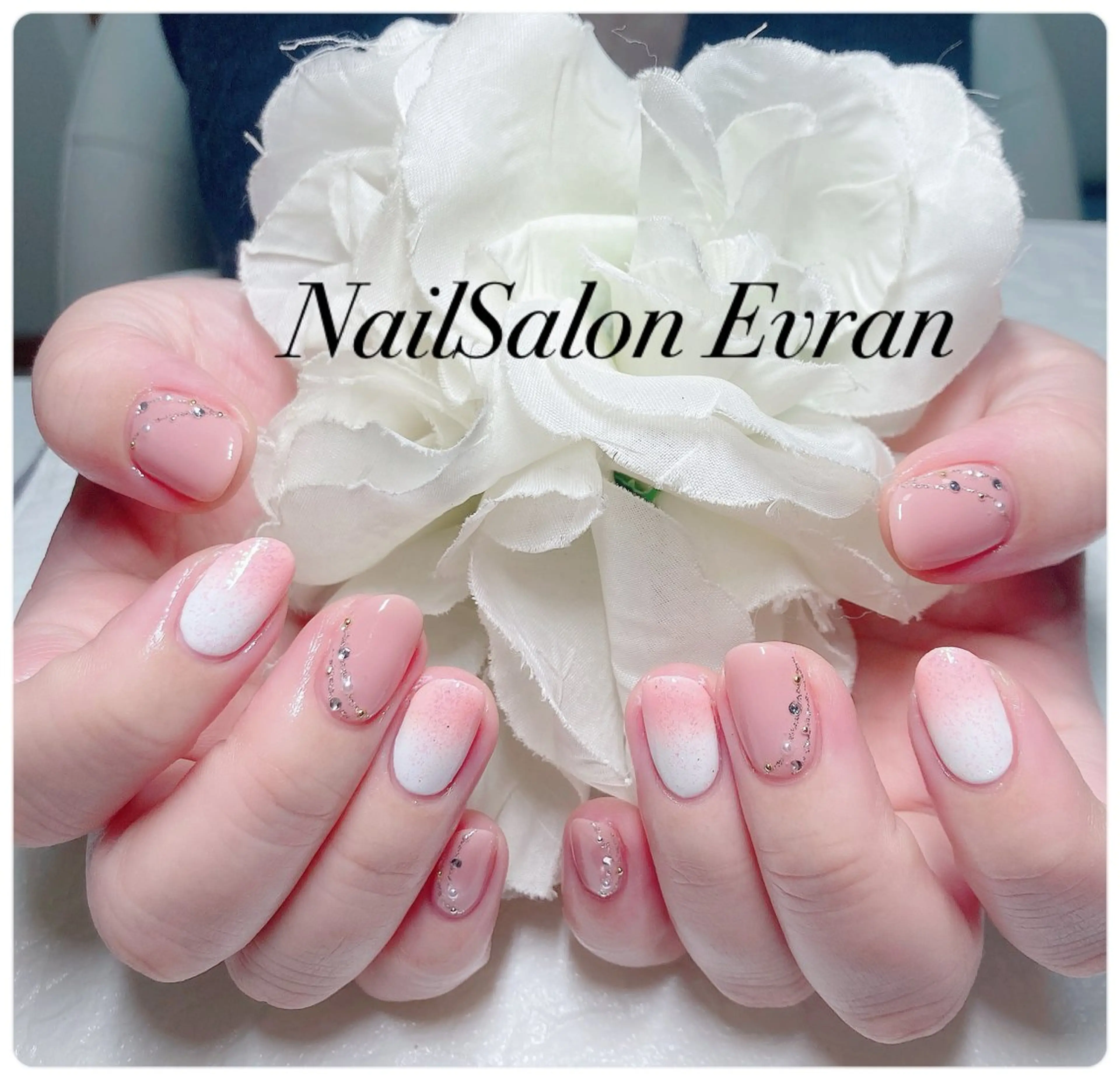 ネイル アートネイル フレンチネイル マグネットネイル 持ち込み ニュアンスネイル Nail salon Evranのネイルデザイン