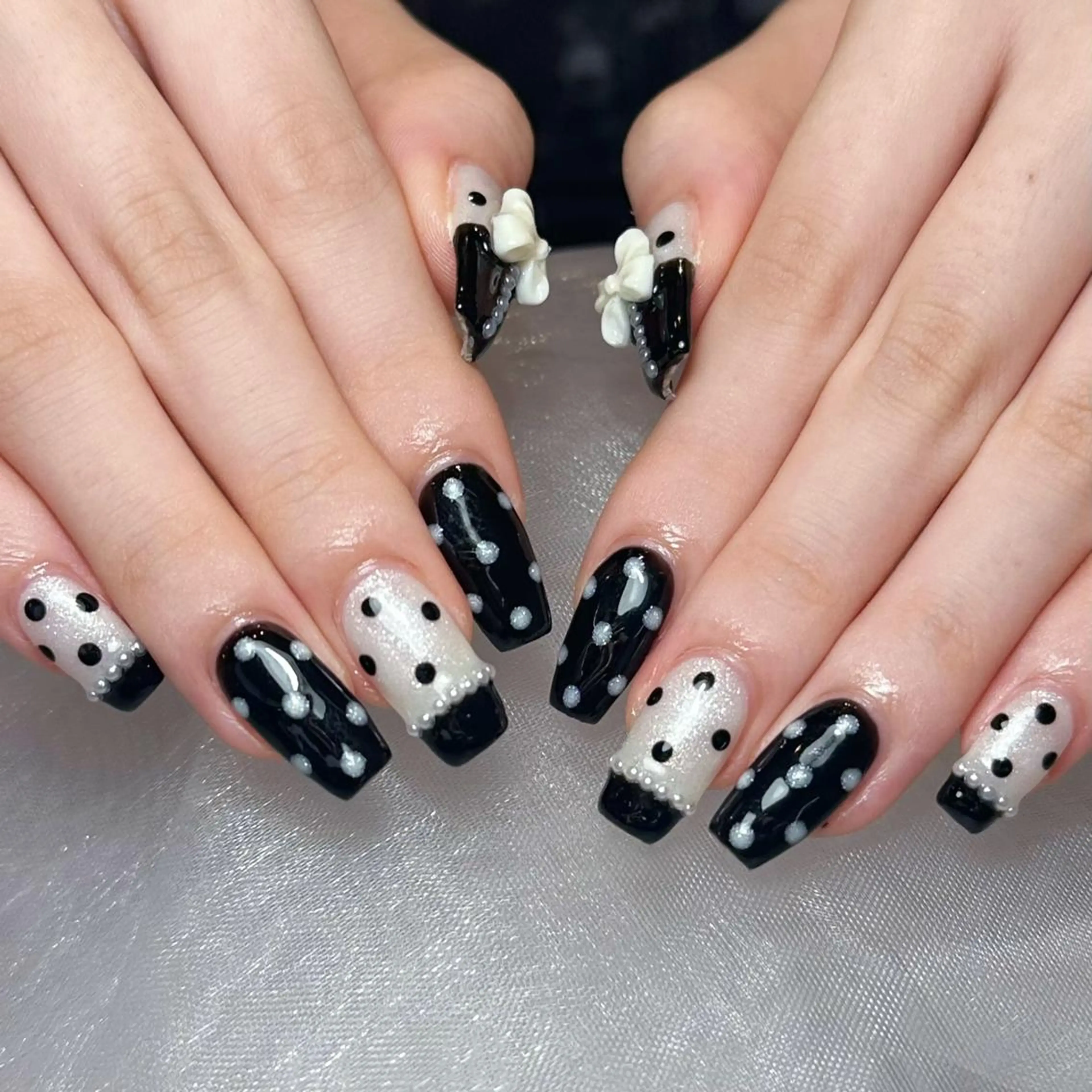 ネイル アートネイル オーロラネイル ガーリー キラキラネイル 韓国ネイル Leah 💅のネイルデザイン