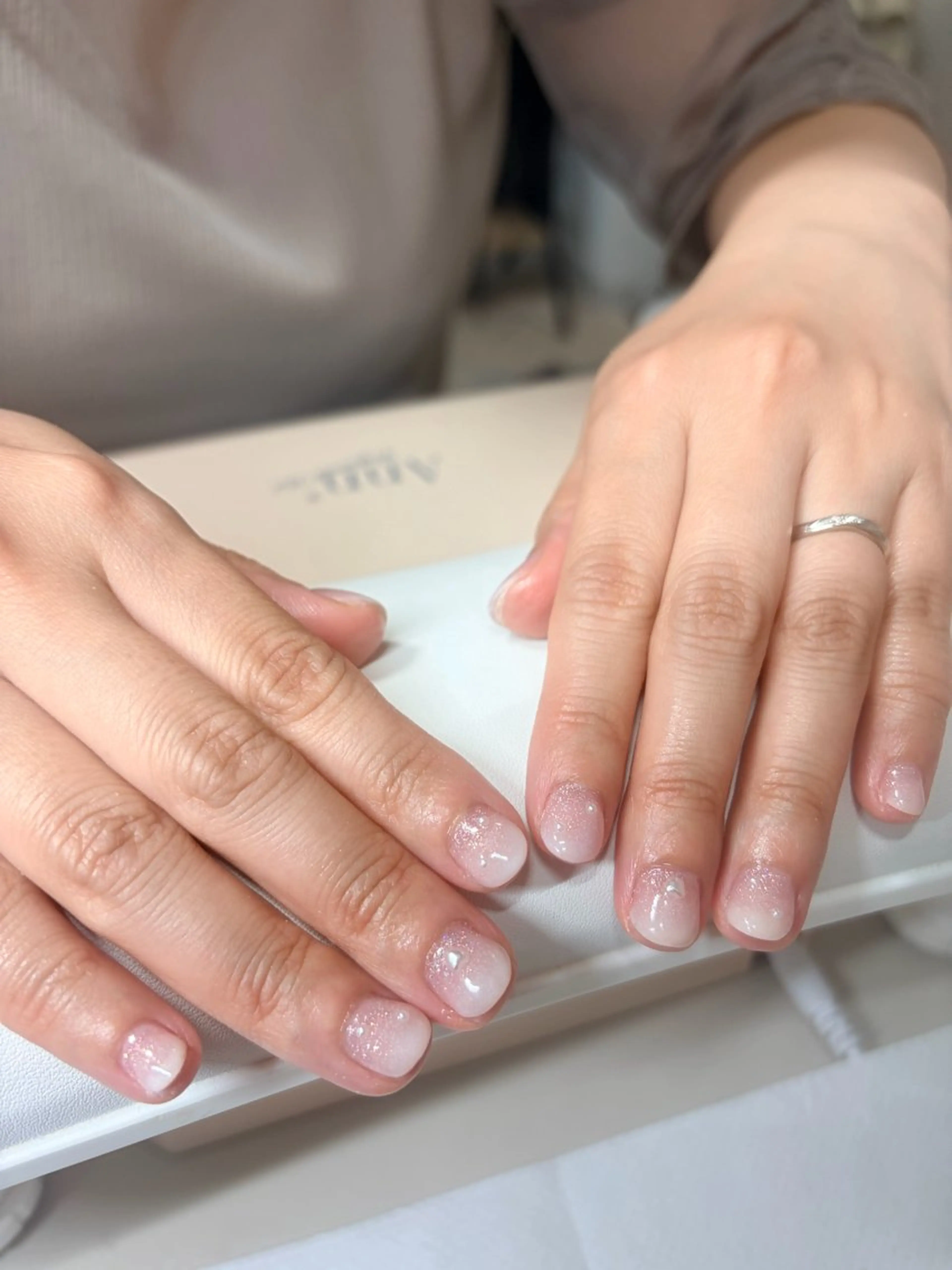 ネイル グラデーション yuko 〜be 高槻店💅のネイルデザイン