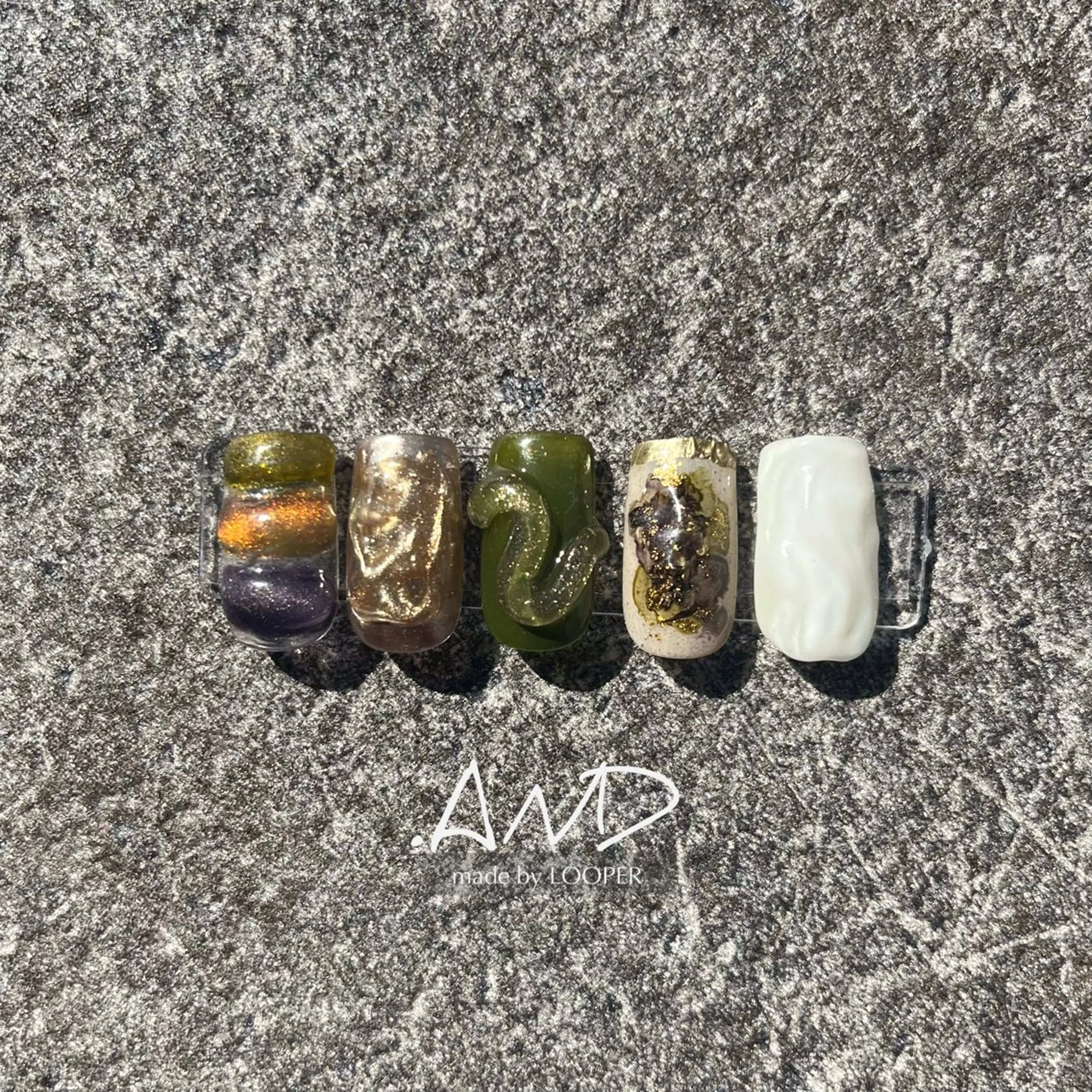 ネイル アートネイル ニュアンスネイル ハンドネイル LOOPER所属・mzh ...のネイルデザイン