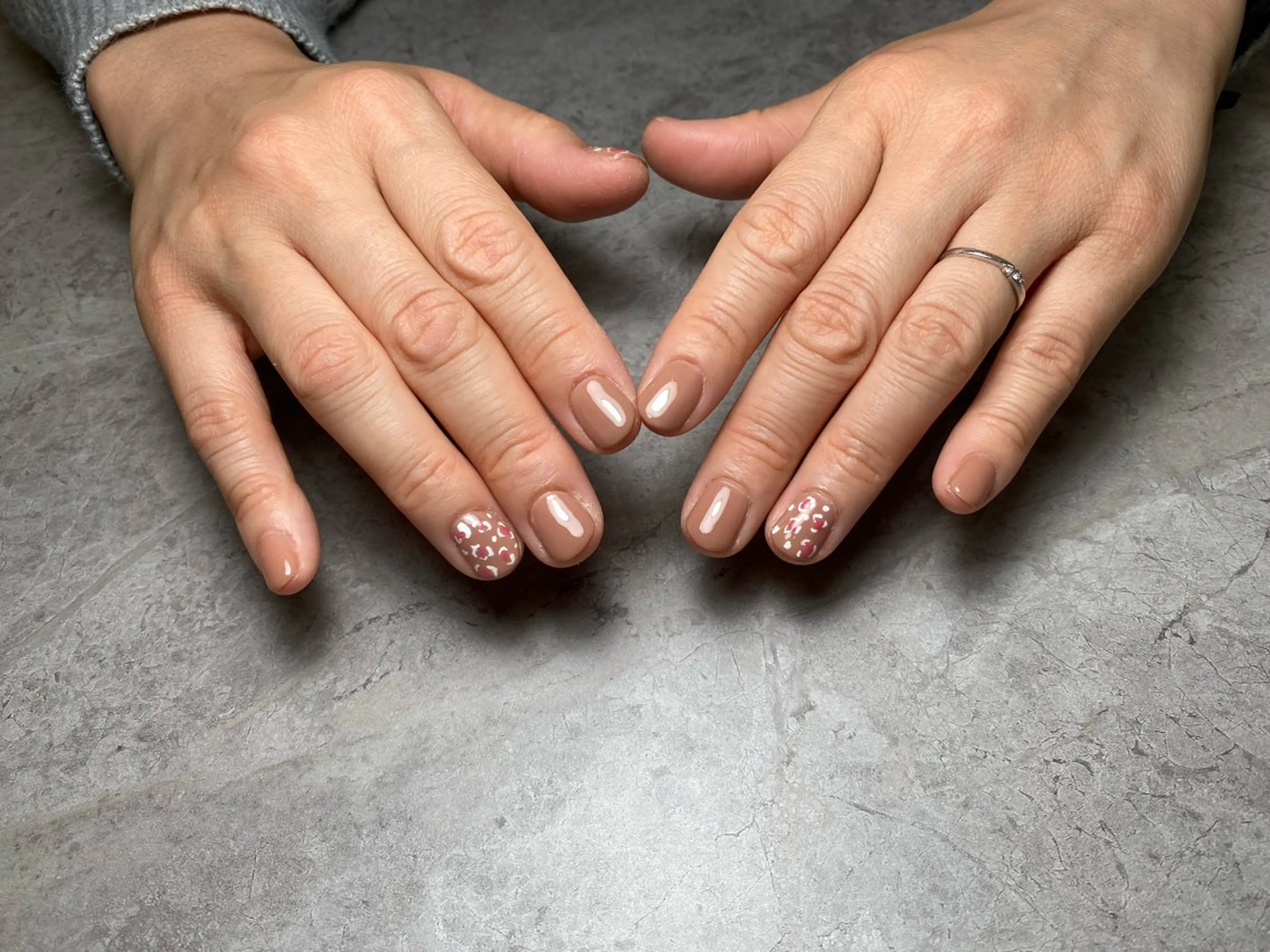 ネイル アニマル柄 個性派/ちゅるん/ モチ好評◎｜MIKIのネイルデザイン