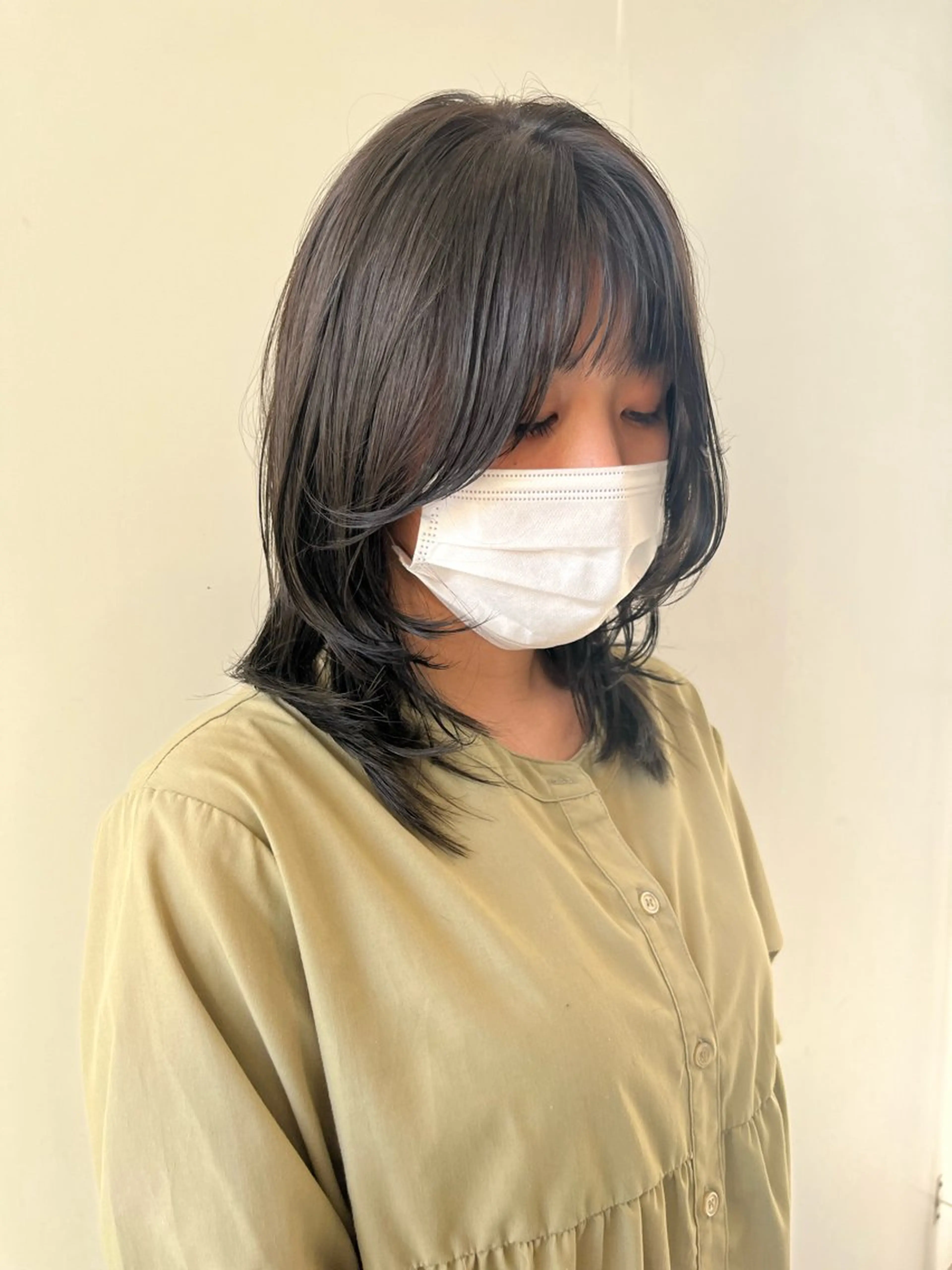 ミディアム 松本 茜のヘアスタイル