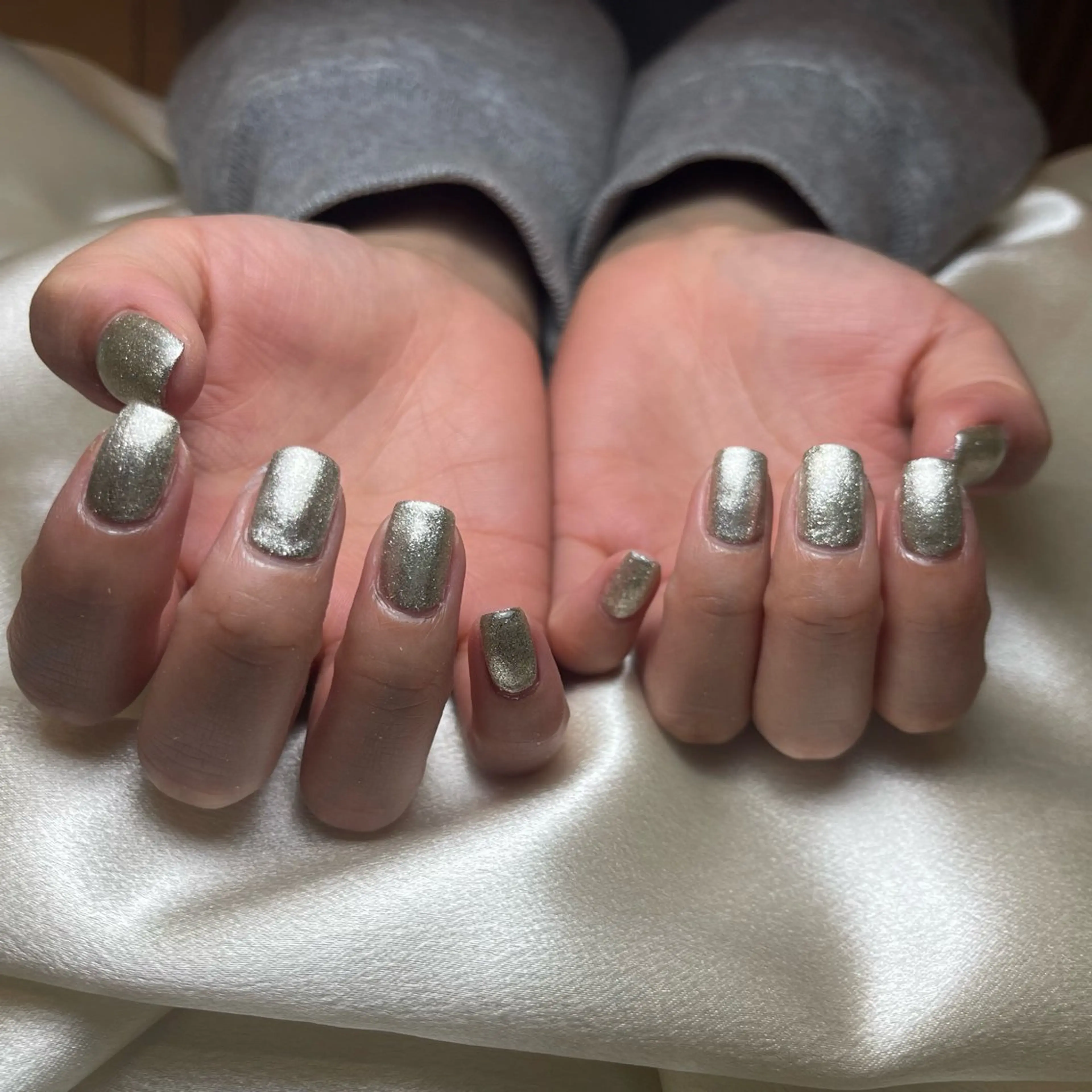 ネイル ラメ(グリッター) ワンカラーネイル ハンドネイル 🧁fein. nana🩵のネイルデザイン