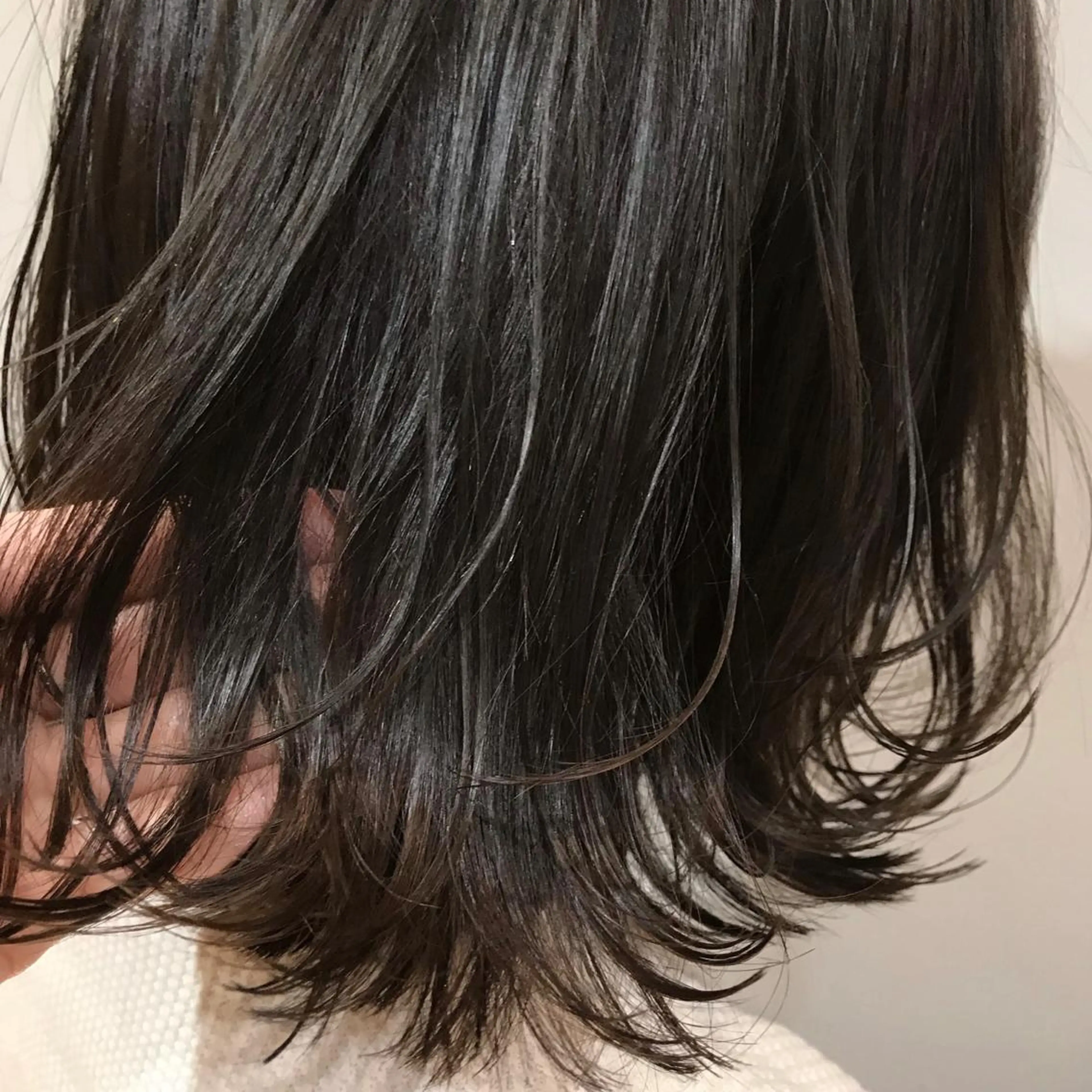 ミディアム カラー パーマ ヘアアレンジ 黒髪 透明感カラー グレージュ カット ヘアカラー トリートメント 松田 亮葉のヘアスタイル