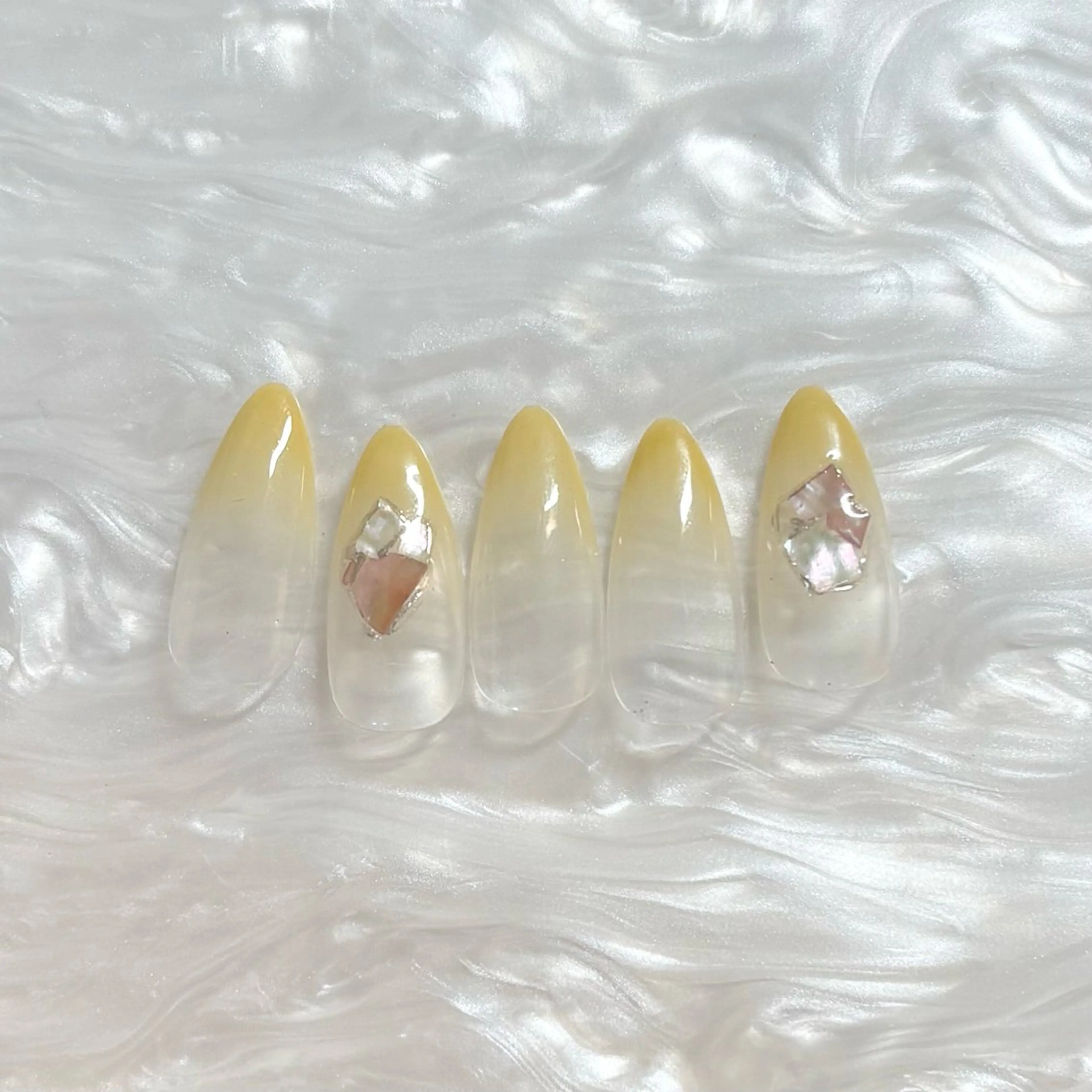 ネイル グラデーション DIVAS/ yuiのネイルデザイン