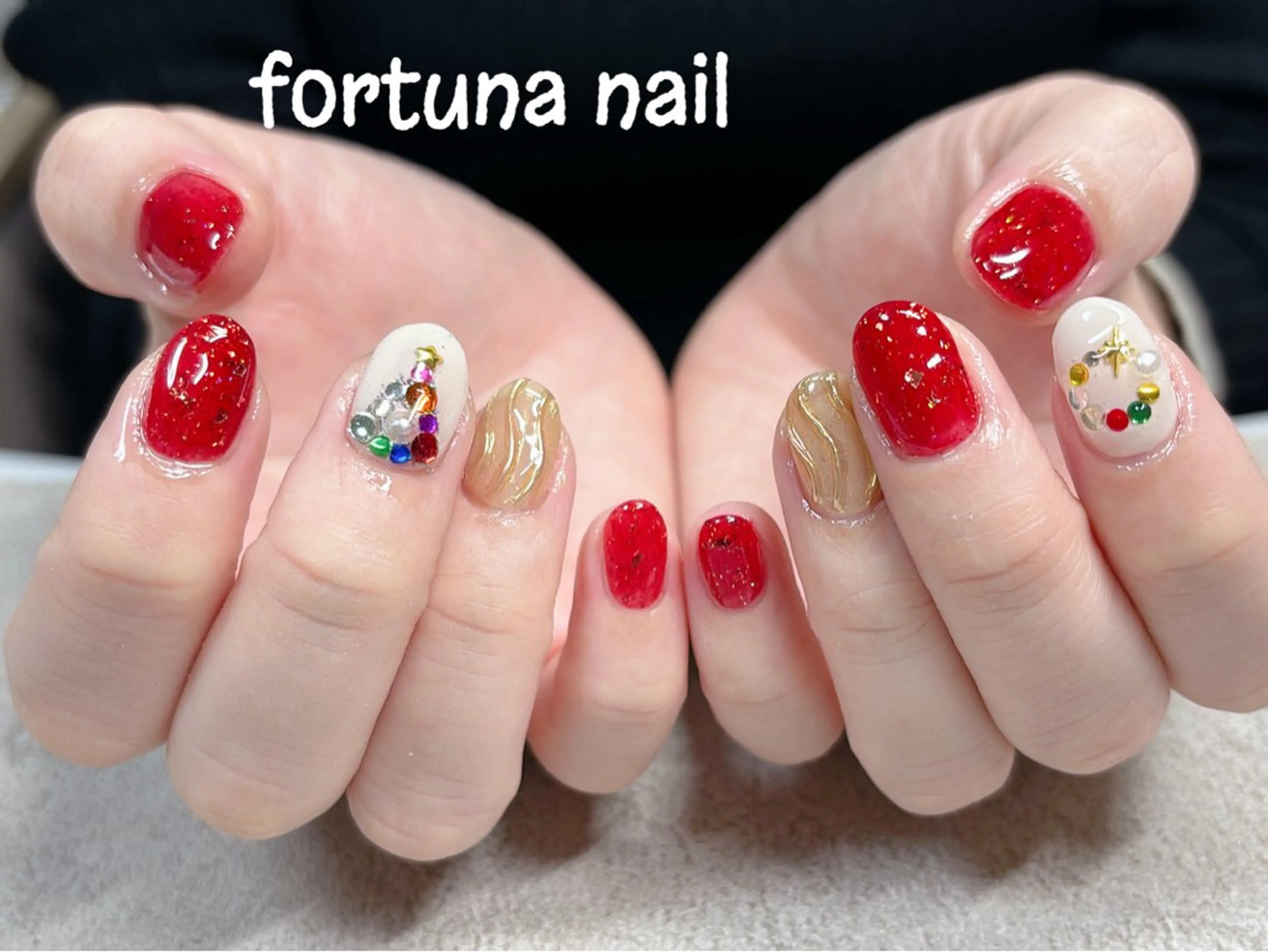 ネイル 冬ネイル クリスマス ハンドネイル Nail •Head スパFortunaのネイルデザイン