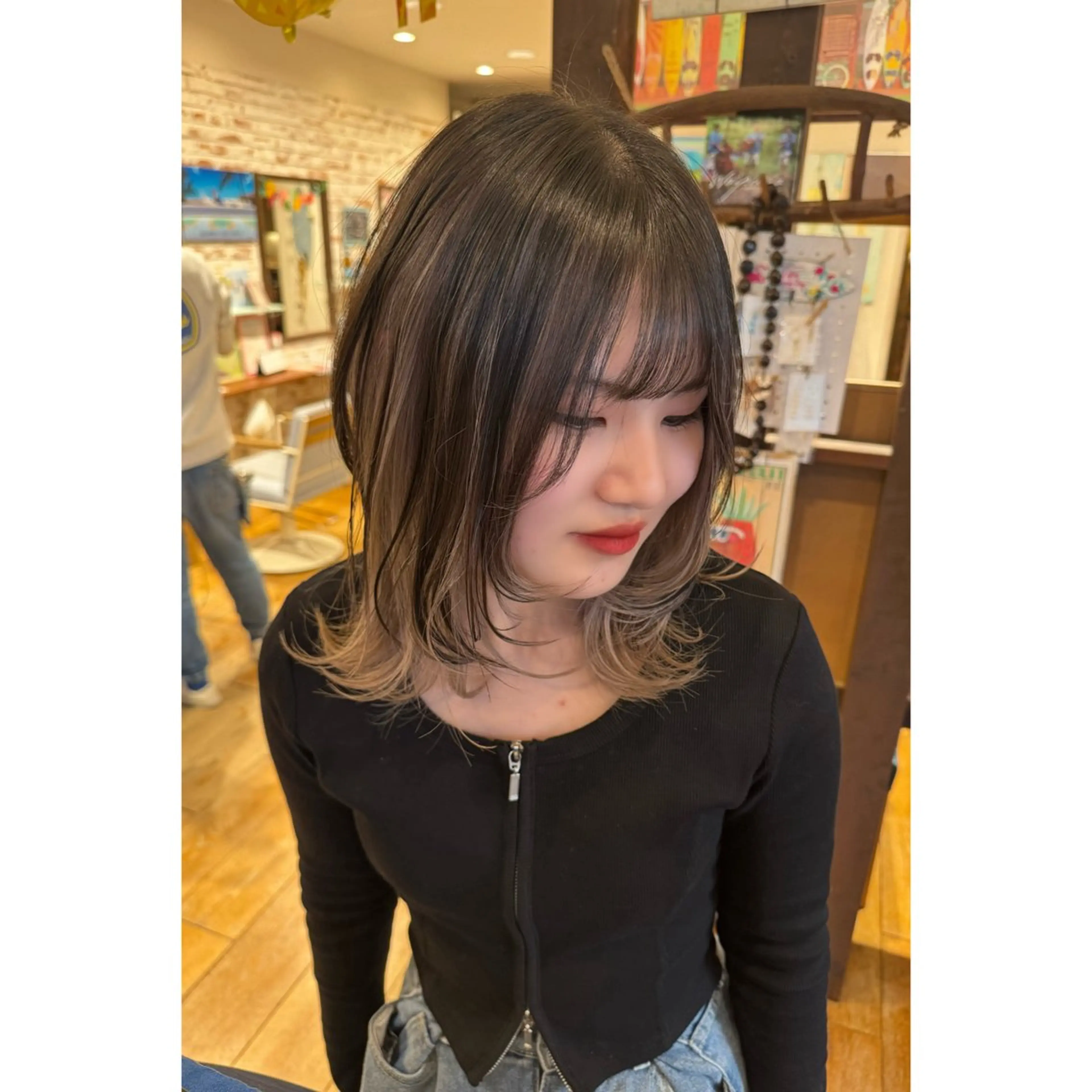 ミディアム ヘアカラー ハイトーン/ ダブルカラー/透明感のヘアスタイル