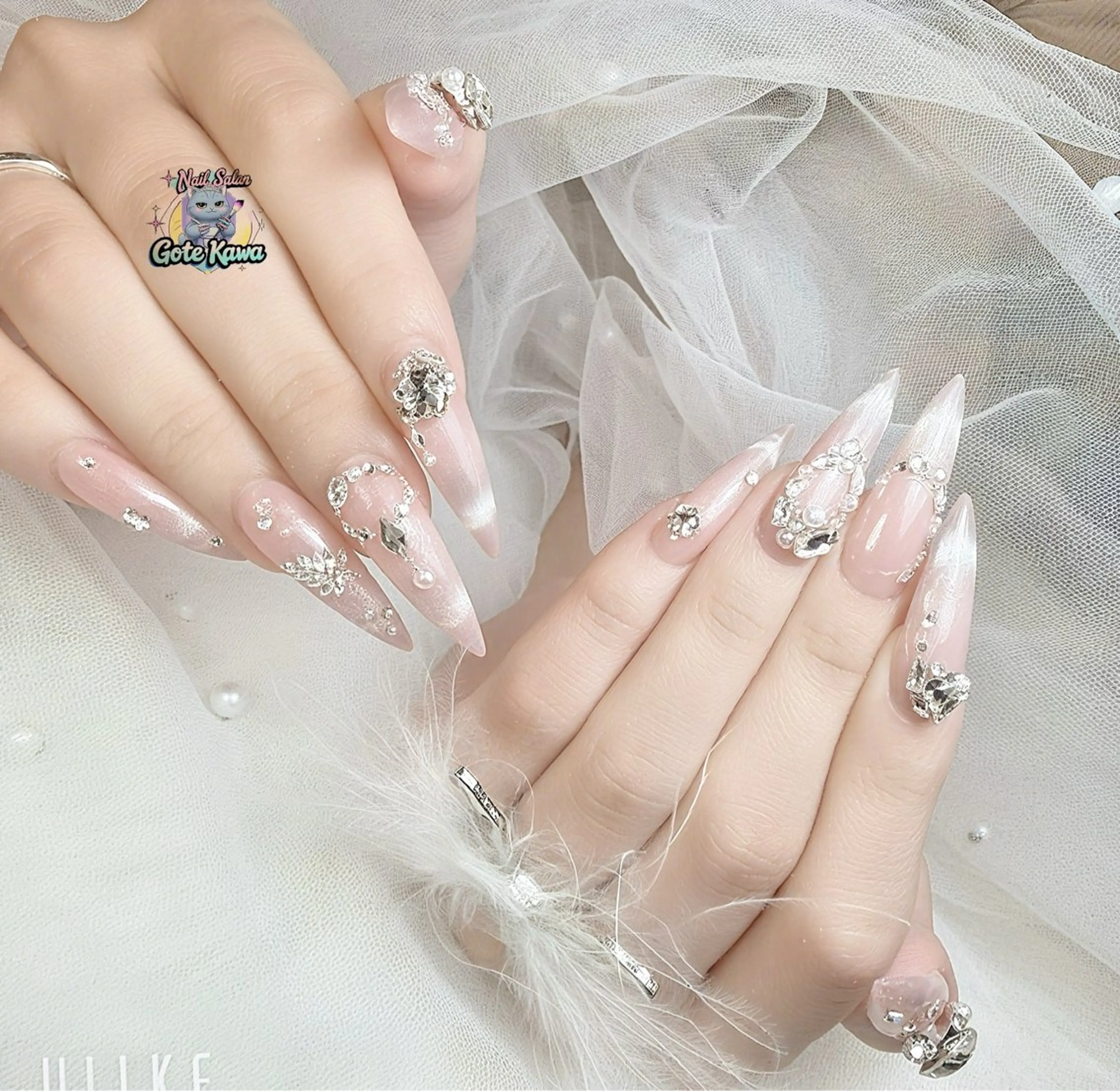 ネイル アートネイル オーロラネイル ボルドー チークネイル フレンチネイル ハンドネイル ハンドケア Gote Kawa nail salonのネイルデザイン