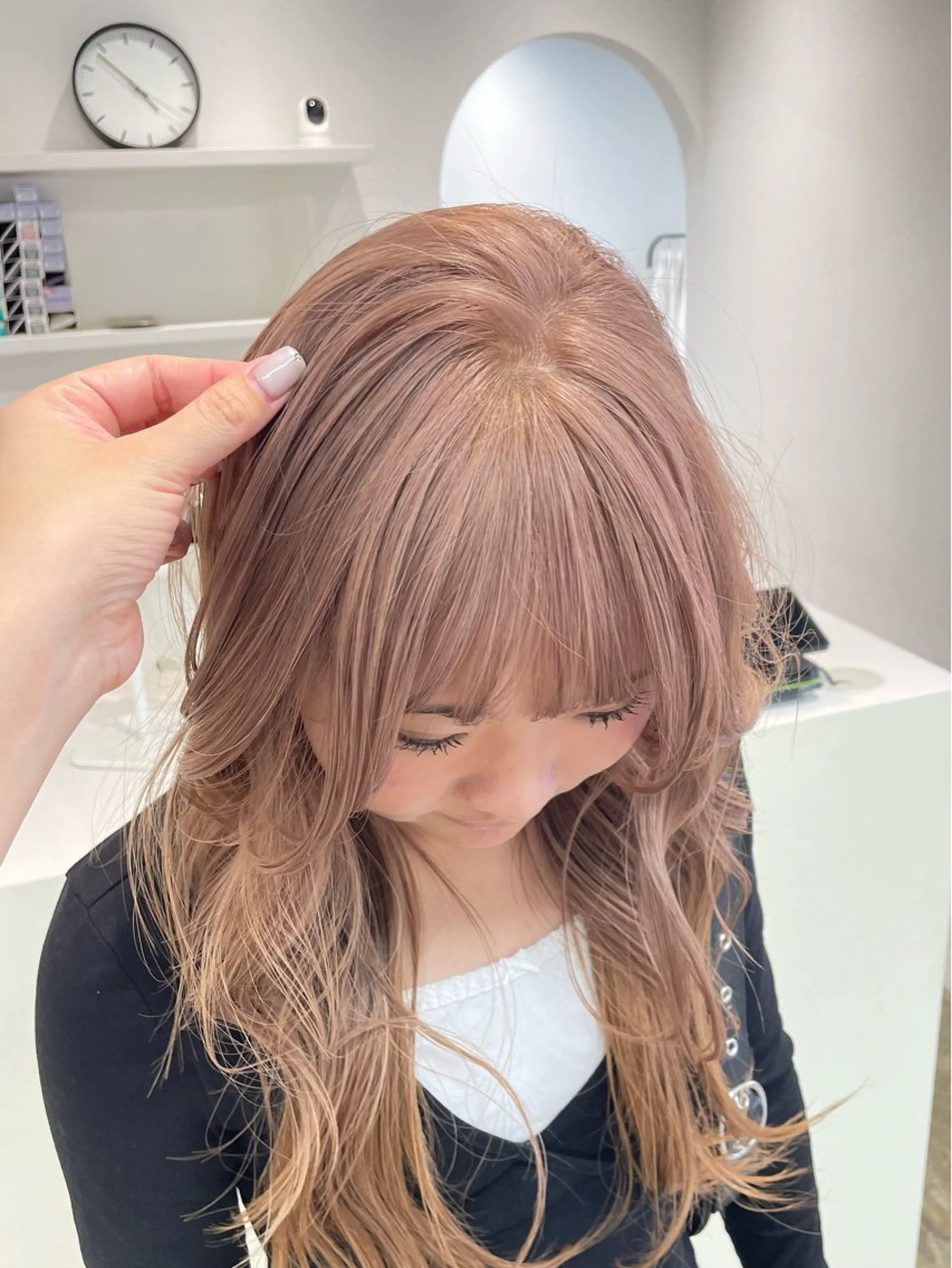 ロング カラー ベージュカラー 透明感カラー カット ヘアカラー H I ＮＡのヘアスタイル