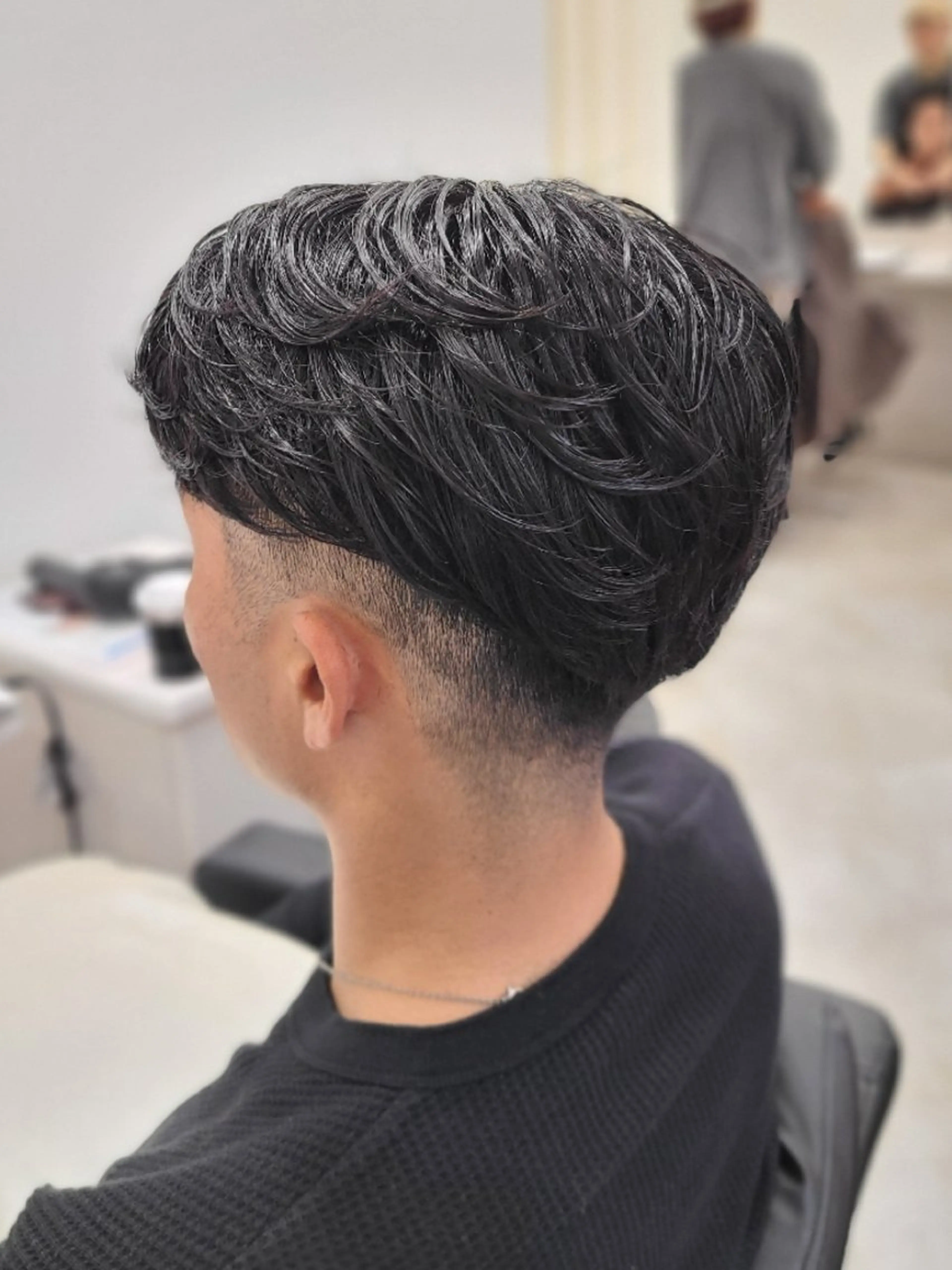 ショート メンズ パーマ フェザーパーマ メンズパーマ カット パーマ 桐島 令奈のヘアスタイル