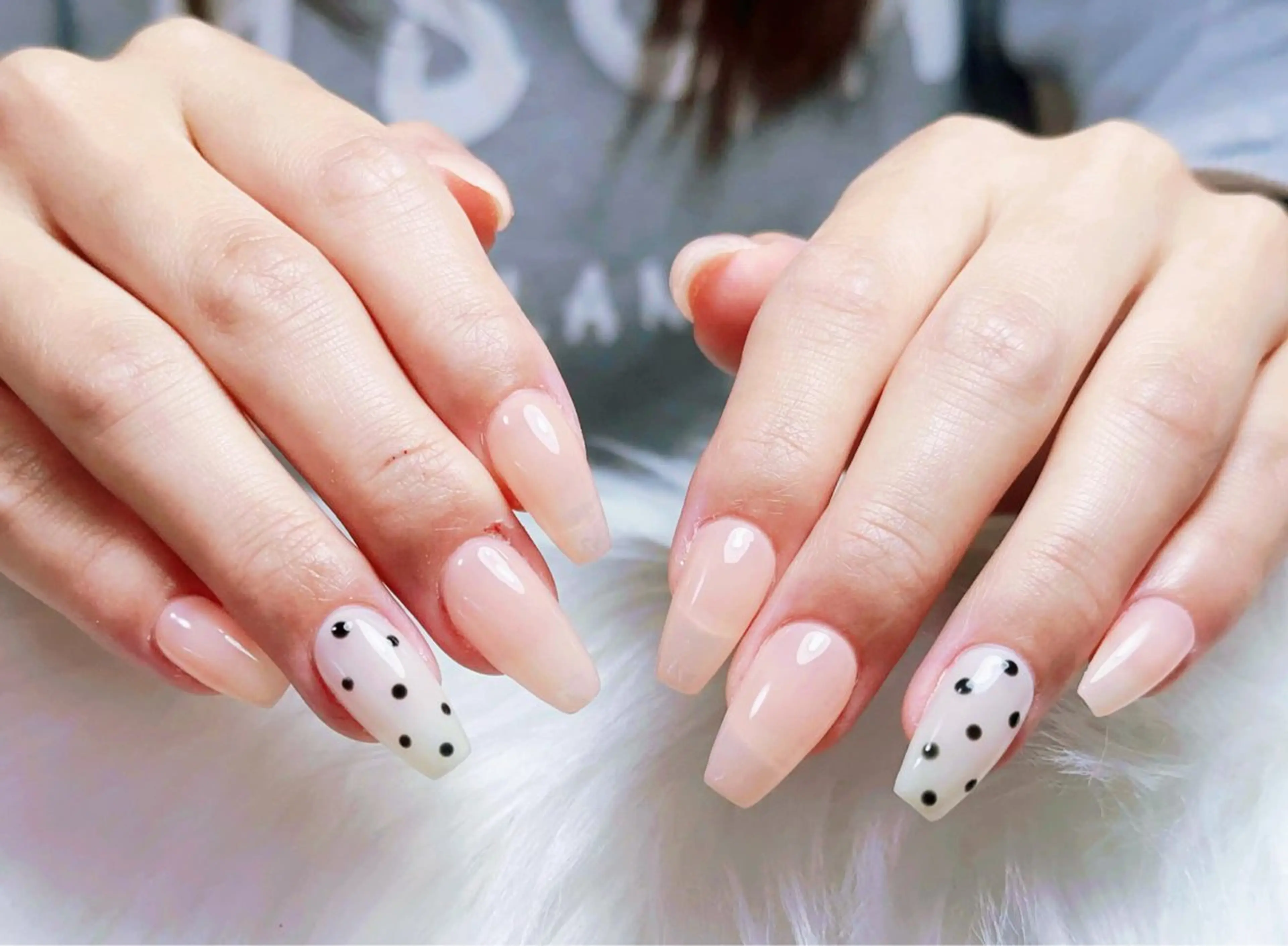 ネイル ジェルネイル シンプルネイル ハンドネイル グエン ホアンアンのネイルデザイン