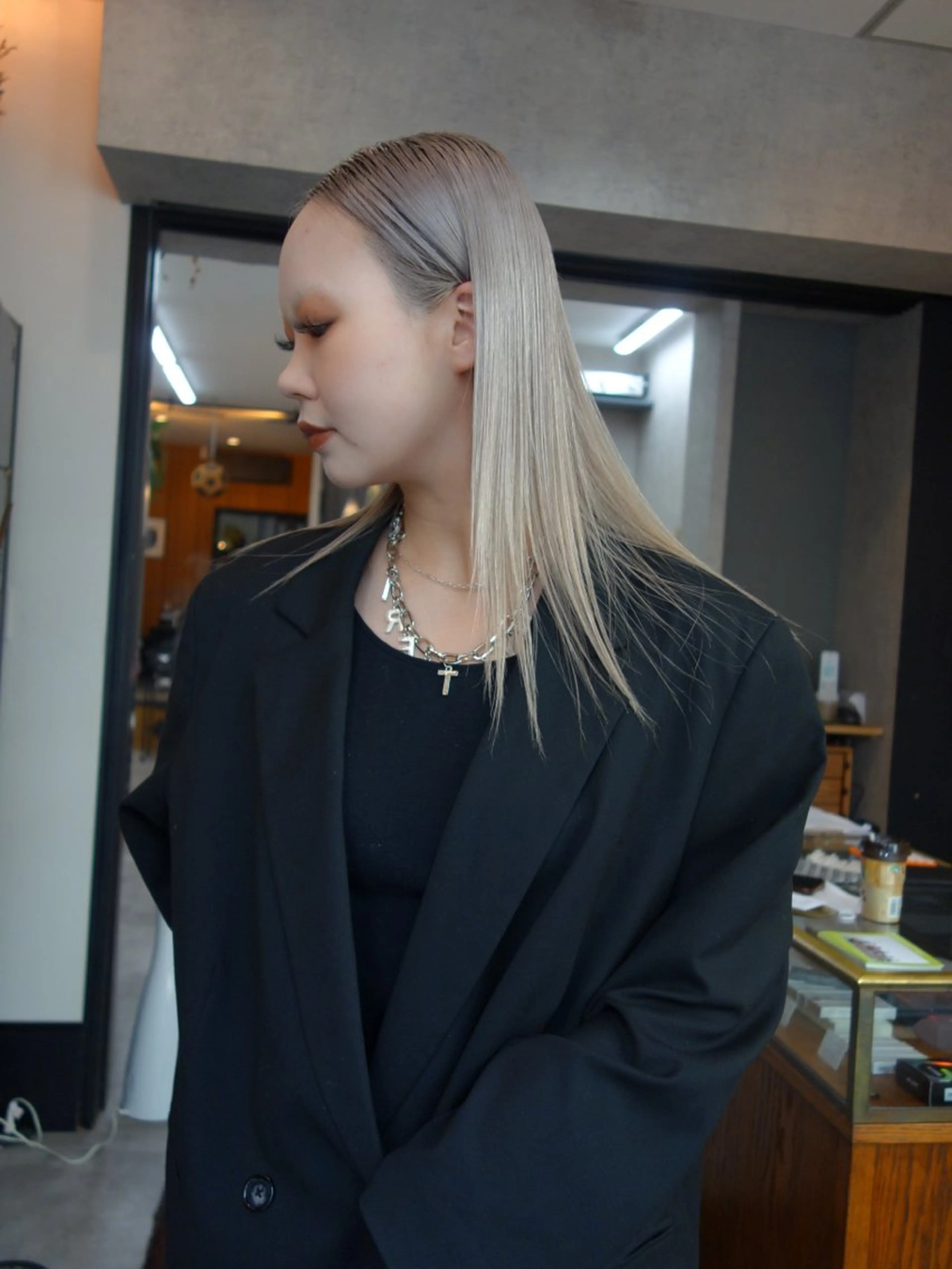 セミロング カラー 花香竜太/エクステ /ハイトーンカラーのヘアスタイル