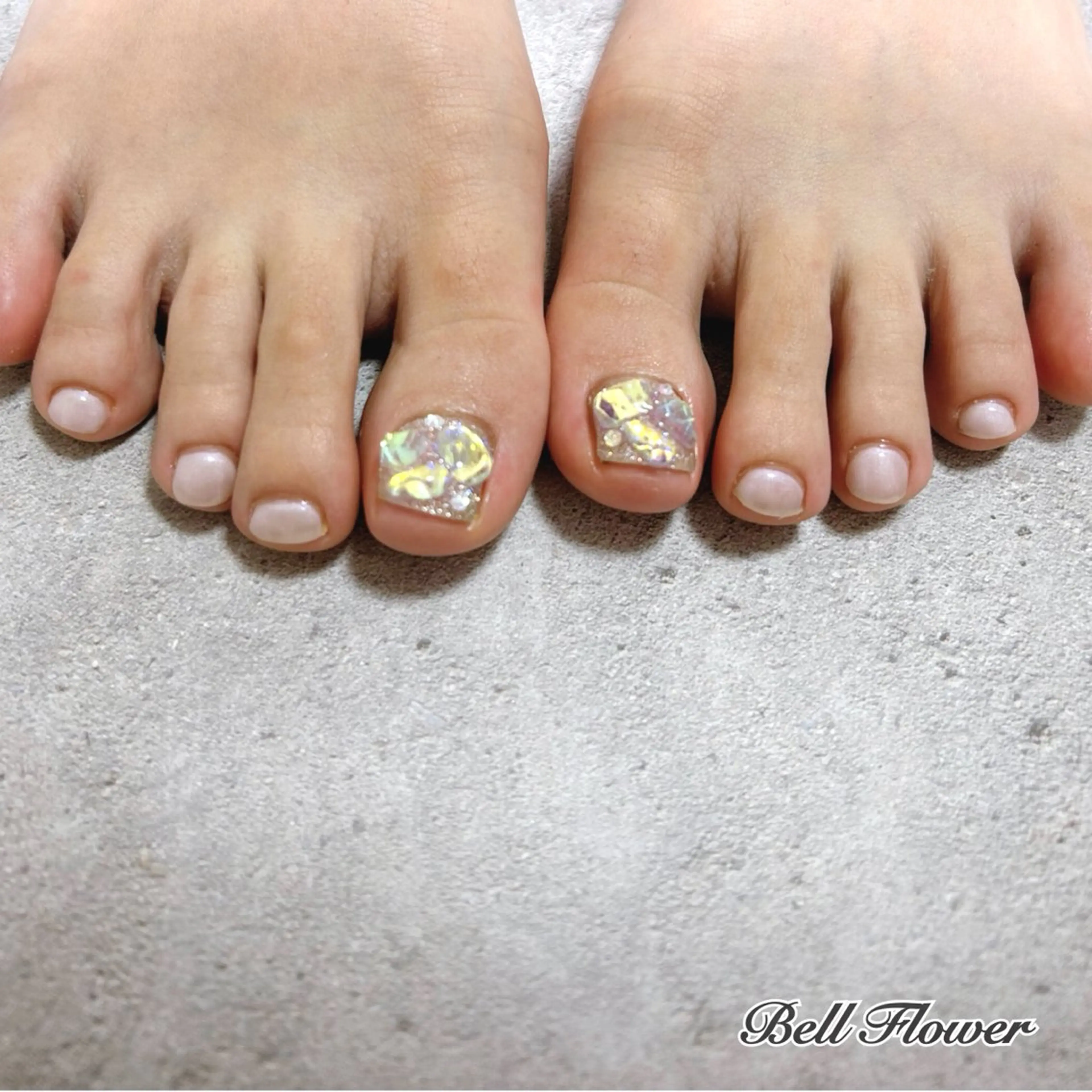 ネイル フットネイル Bell Flowerのネイルデザイン