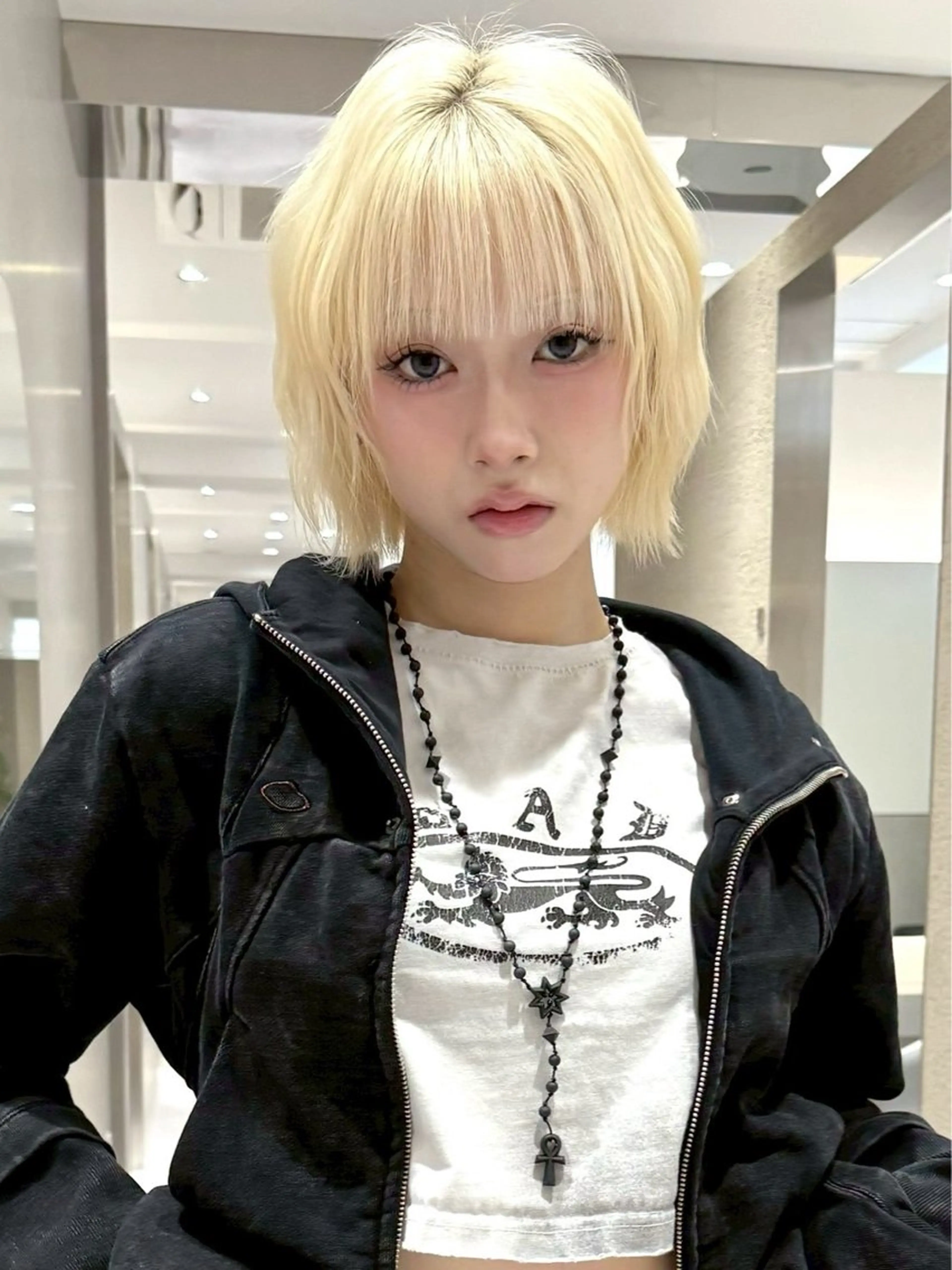 ミディアム カラー ベージュカラー ブリーチ ケアブリーチ デザインカラー ダブルカラー ヘアカラー トリートメント TATSUブリーチ/ ミルクティーベージュのヘアスタイル