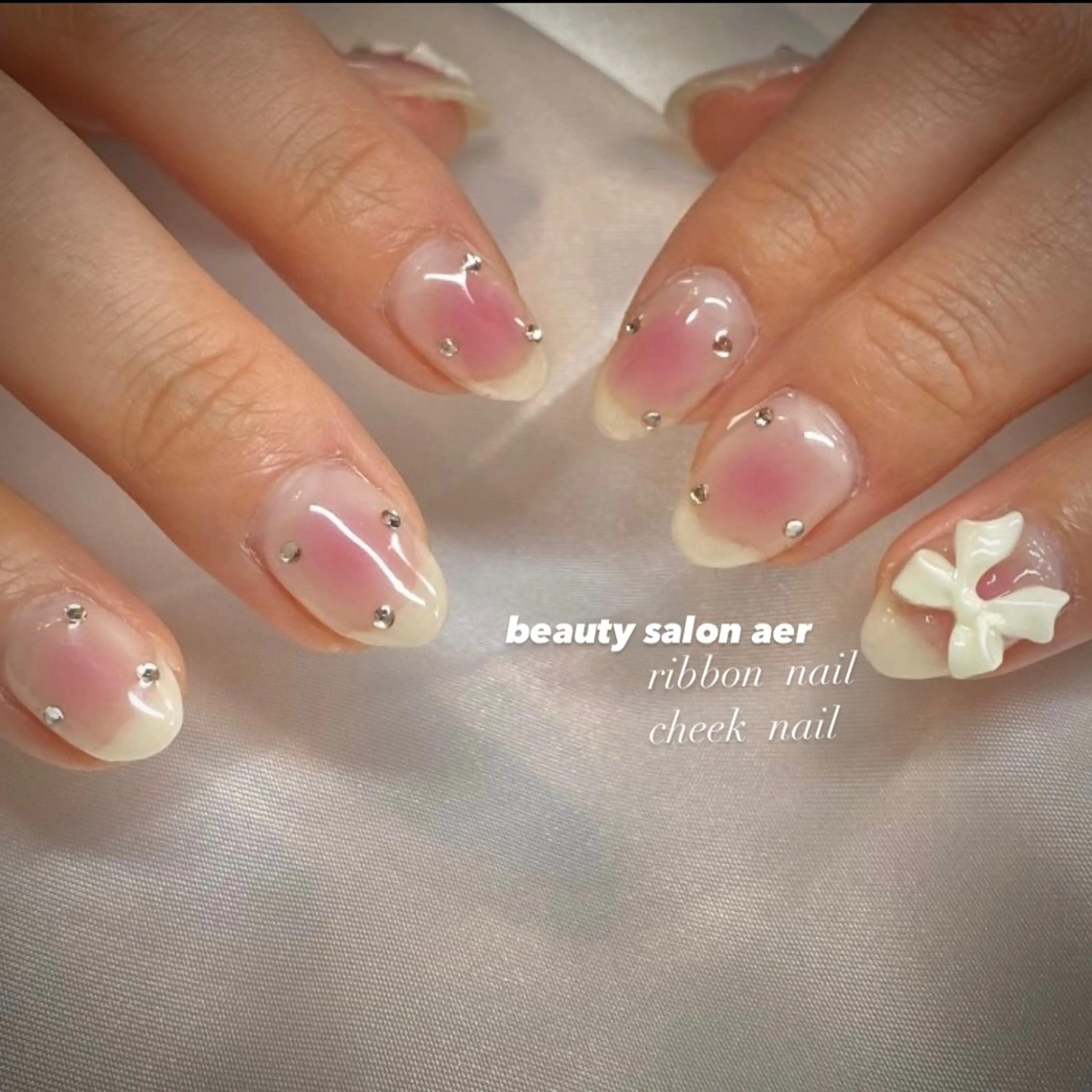 ネイル チークネイル リボン デコパーツが得意♪ ネイル/眉毛/エステの眉毛・アイブロウイメージ