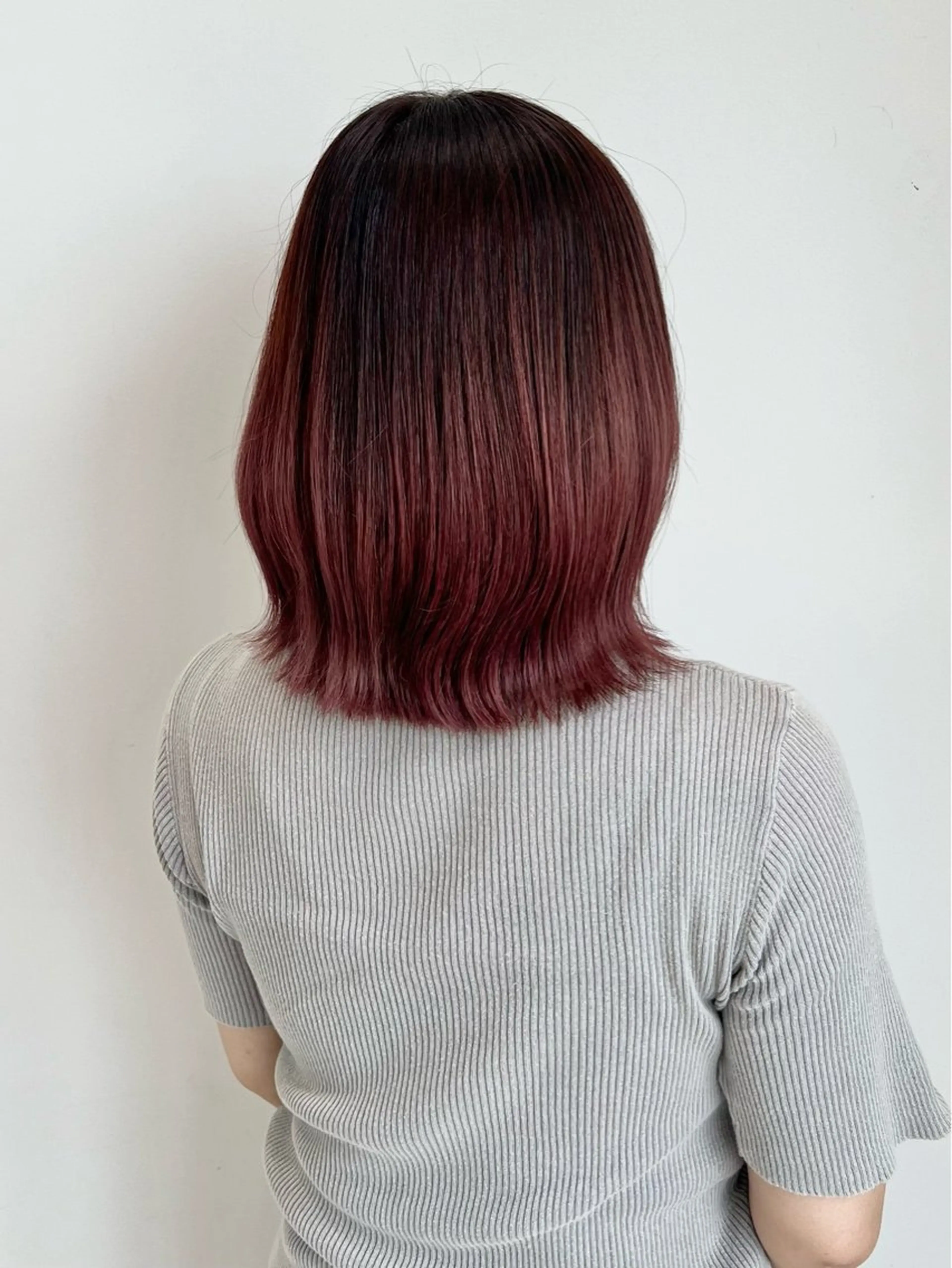 ミディアム カラー ブリーチ グラデーションカラー ヘアカラー トリートメント 黒阪 なみのヘアスタイル