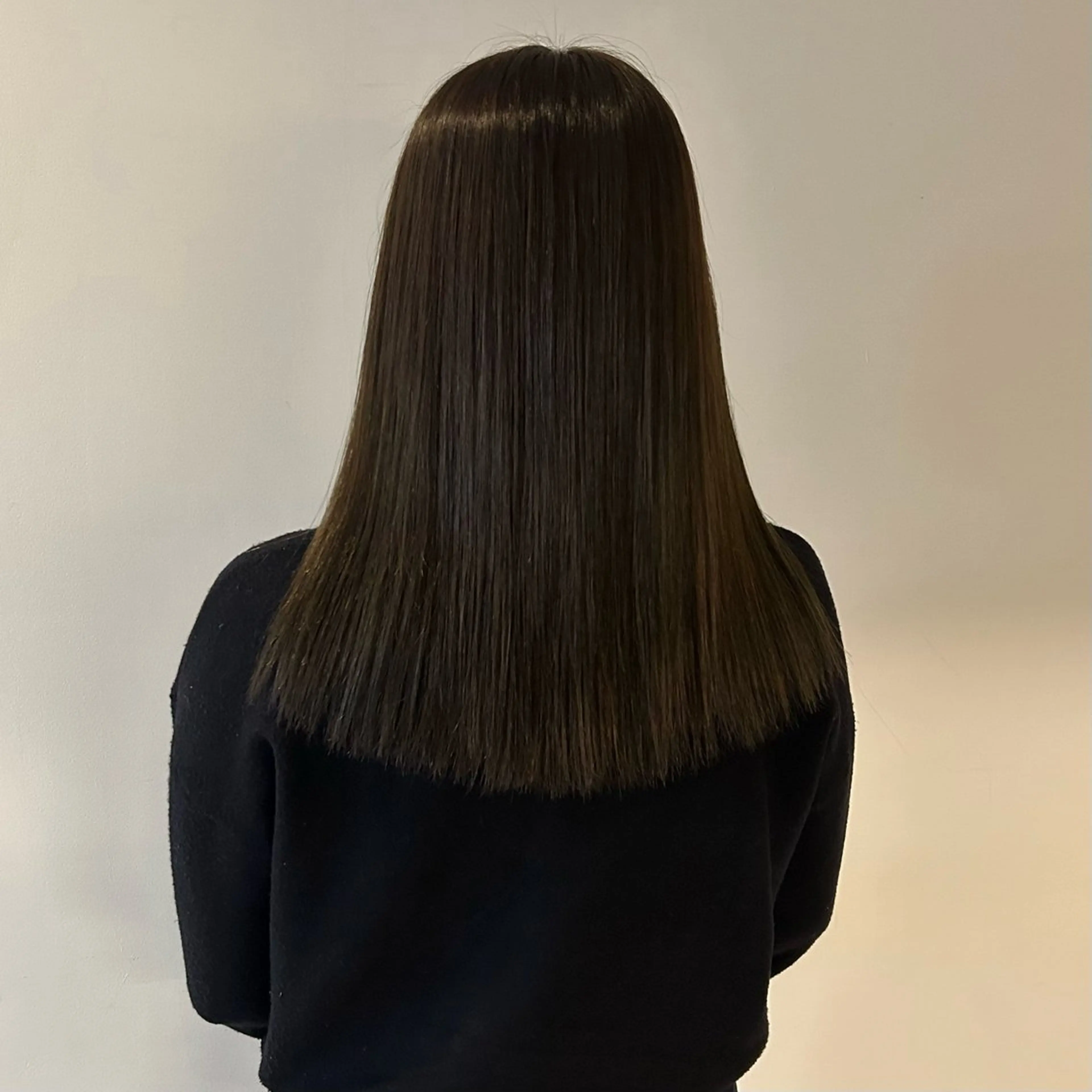 セミロング カラー アディクシーカラー ブリーチ ケアブリーチ 透明感カラー ハイトーンカラー nonoka オリーブ/レイヤーのヘアスタイル