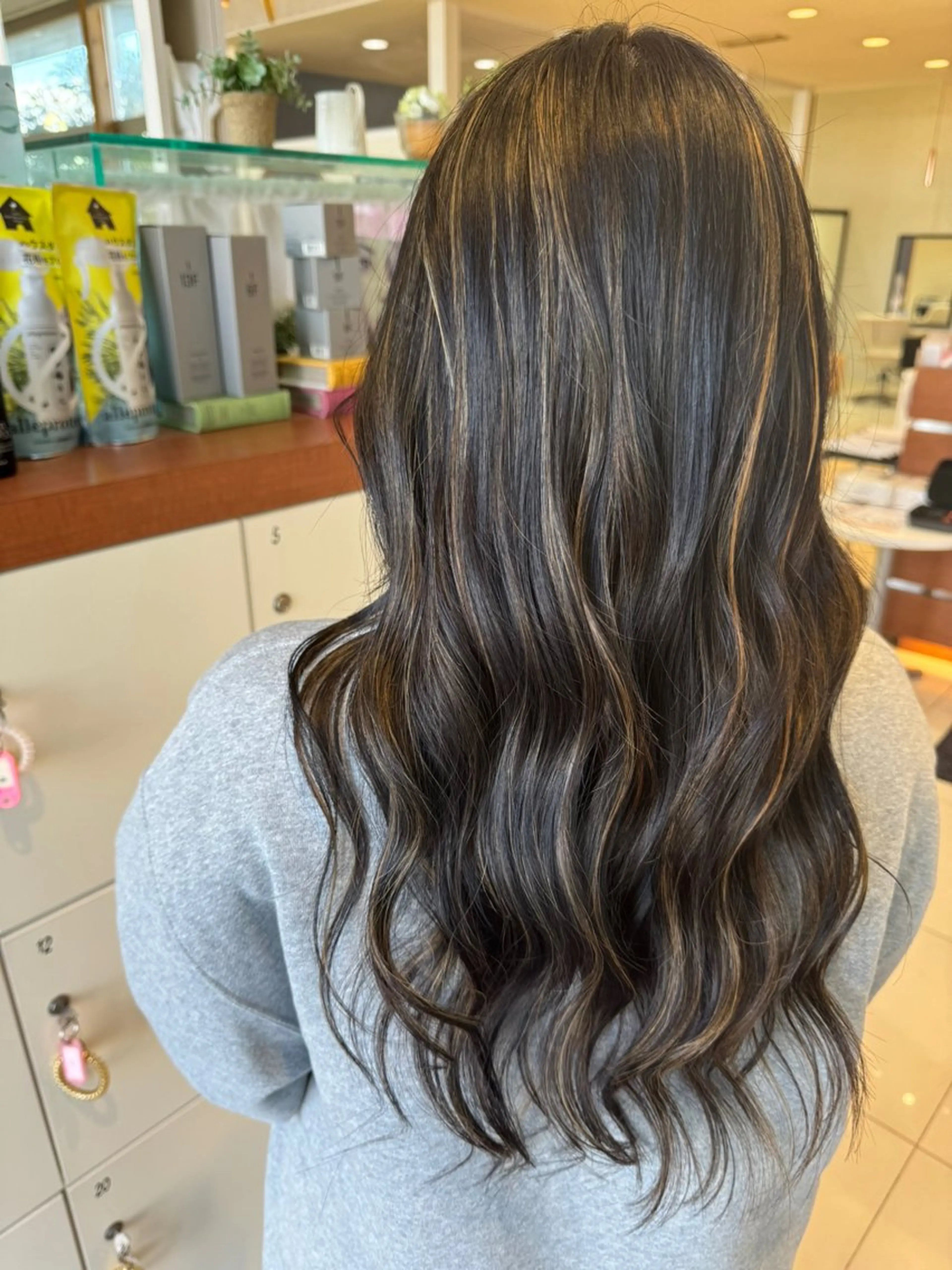 ロング カット ヘアカラー トリートメント 日置 大智のヘアスタイル