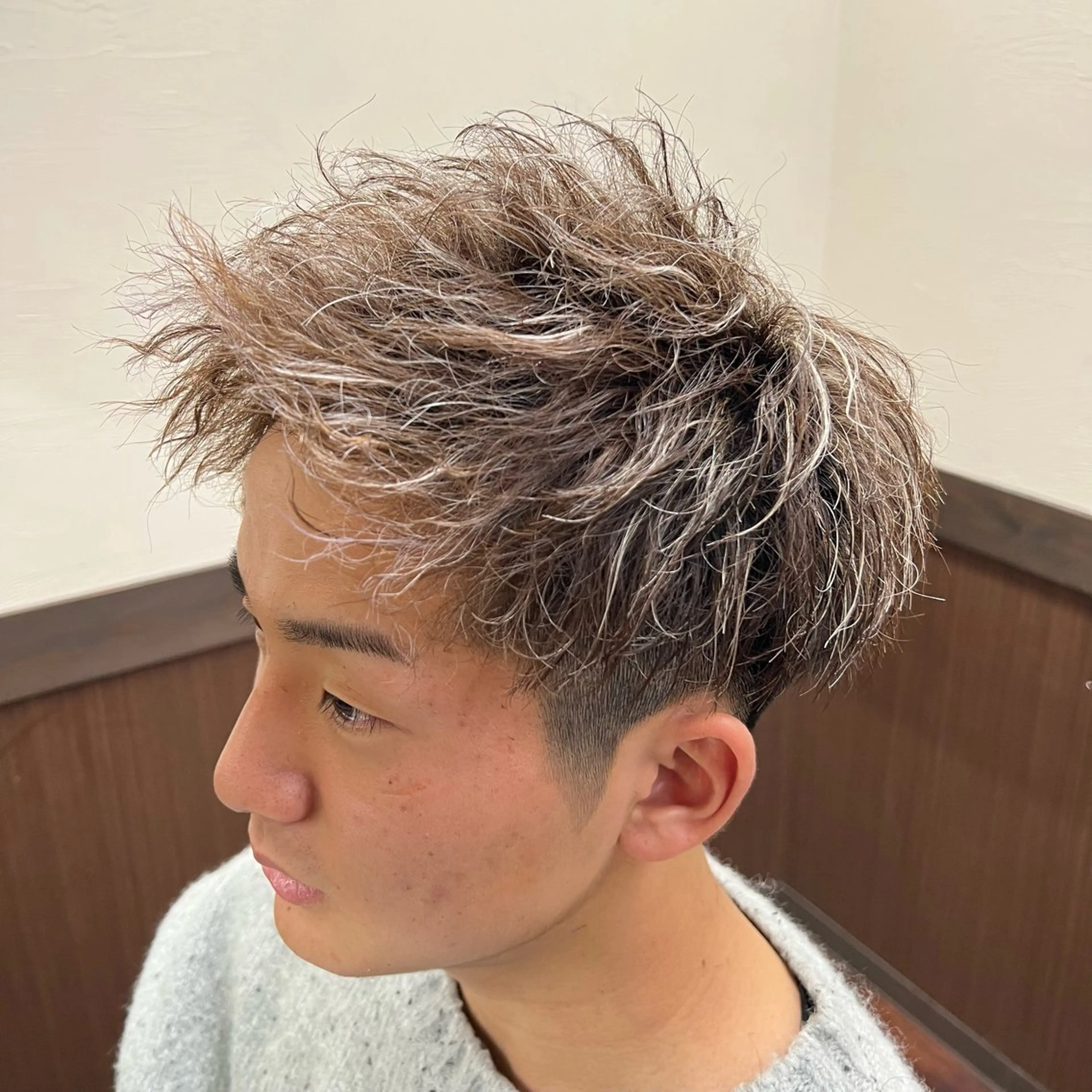ショート パーマ メンズ アップバング メンズメッシュ カット パーマ 土田 紘太のヘアスタイル