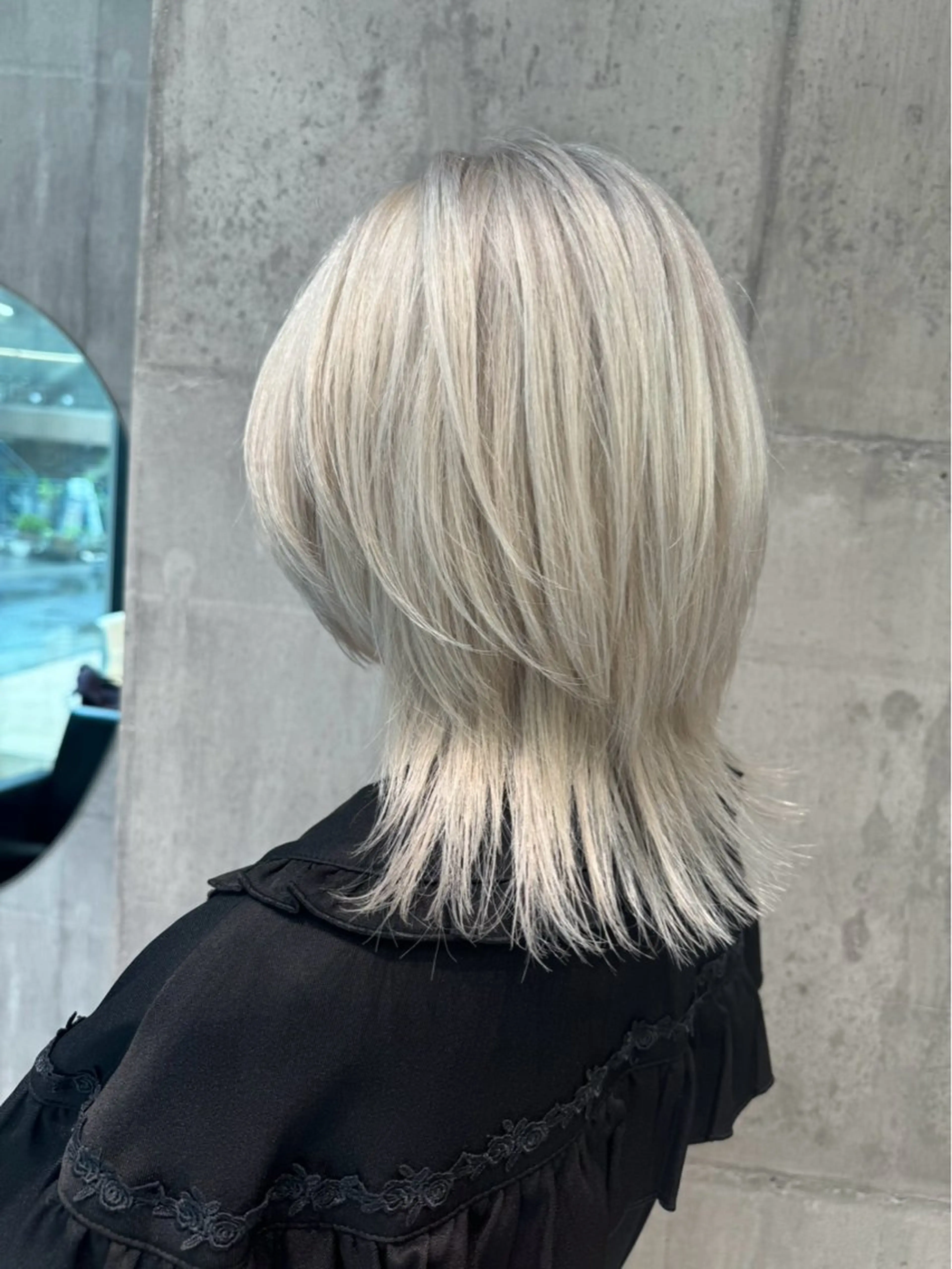 セミロング カラー ヘアアレンジ ハイトーンカラー ハッシュカット レイヤーカット ウルフカット 【🥀履歴修正🥀】 ハイトーン職人/拓真のヘアスタイル