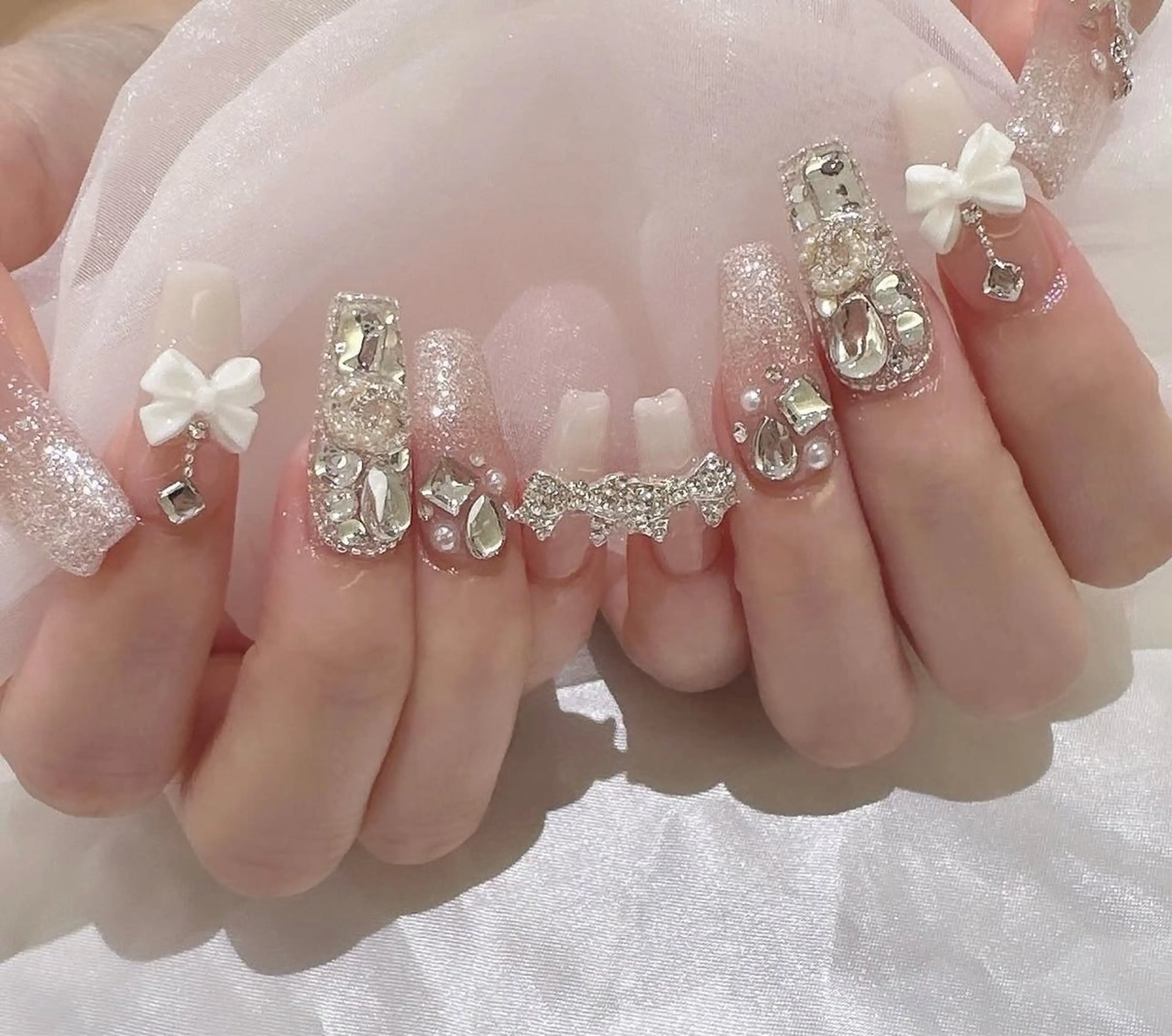 ネイル グラデーション キラキラネイル ワンカラーネイル 冬ネイル Jenn Nail Salonのネイルデザイン