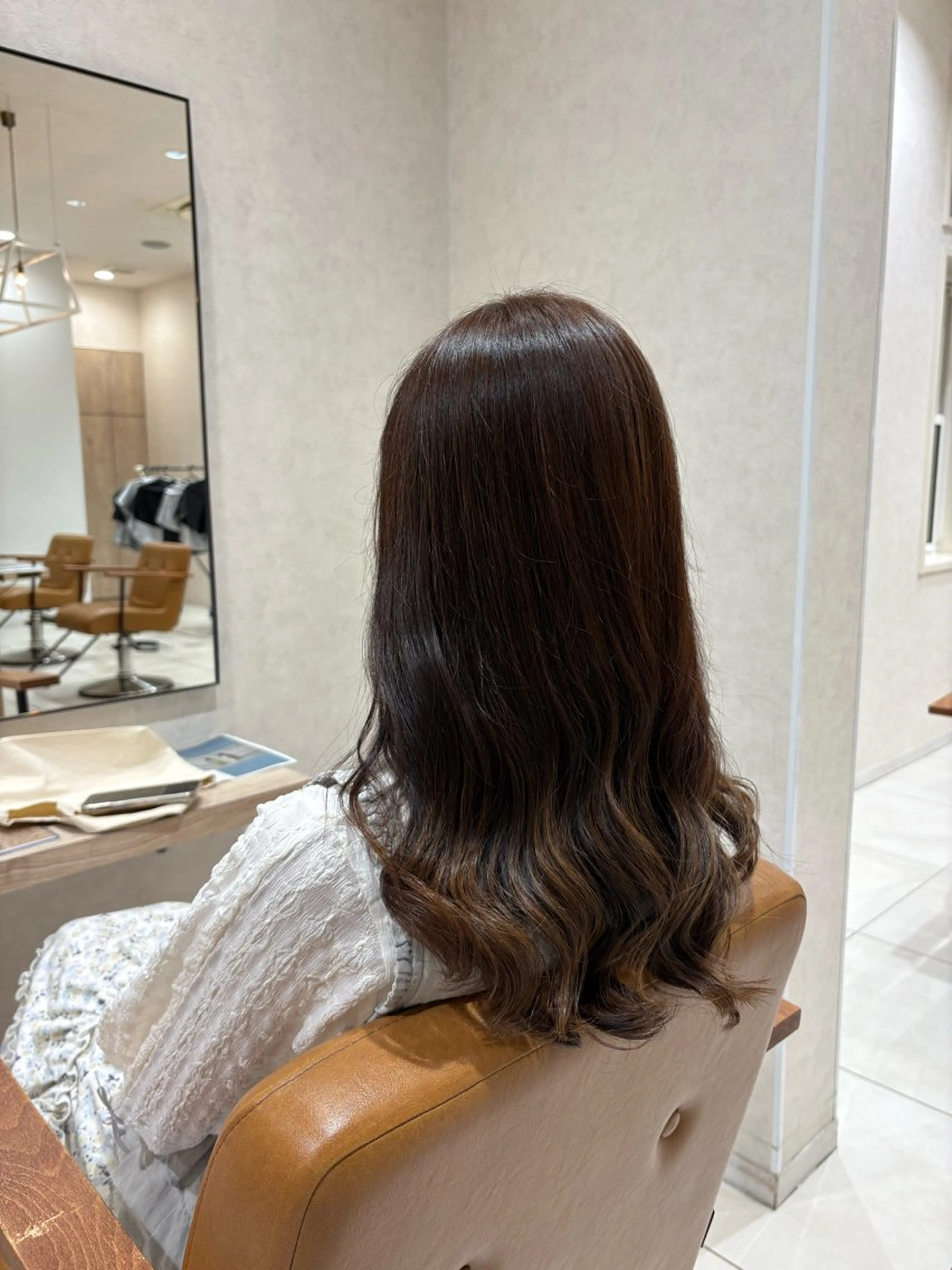 セミロング カラー カット ヘアカラー 透明感カラー🌿 ｍｏｅのヘアスタイル