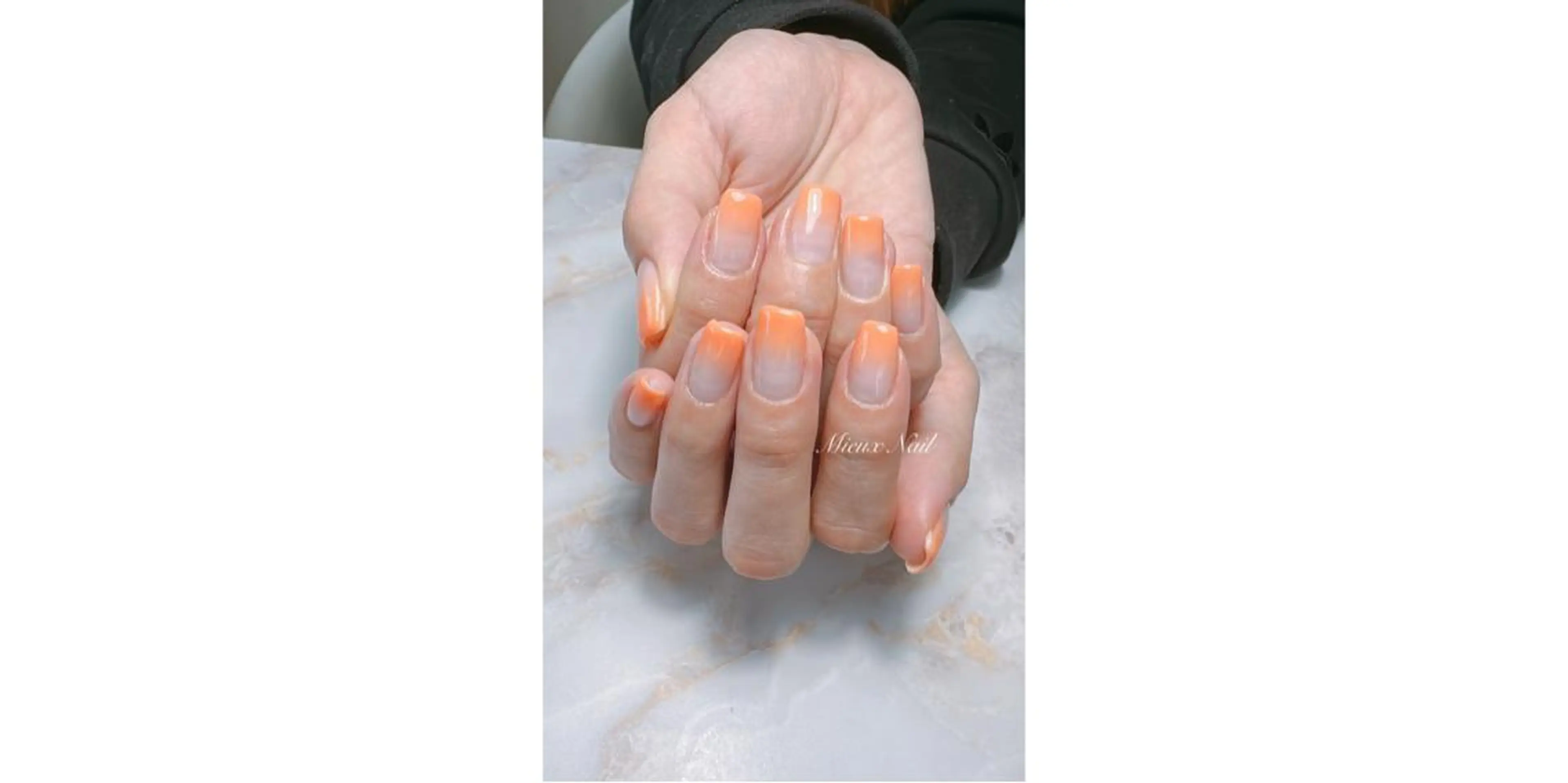 ネイル ブルー グラデーション オレンジ ピンク 春ネイル ハンドネイル 市川 麻衣子のネイルデザイン