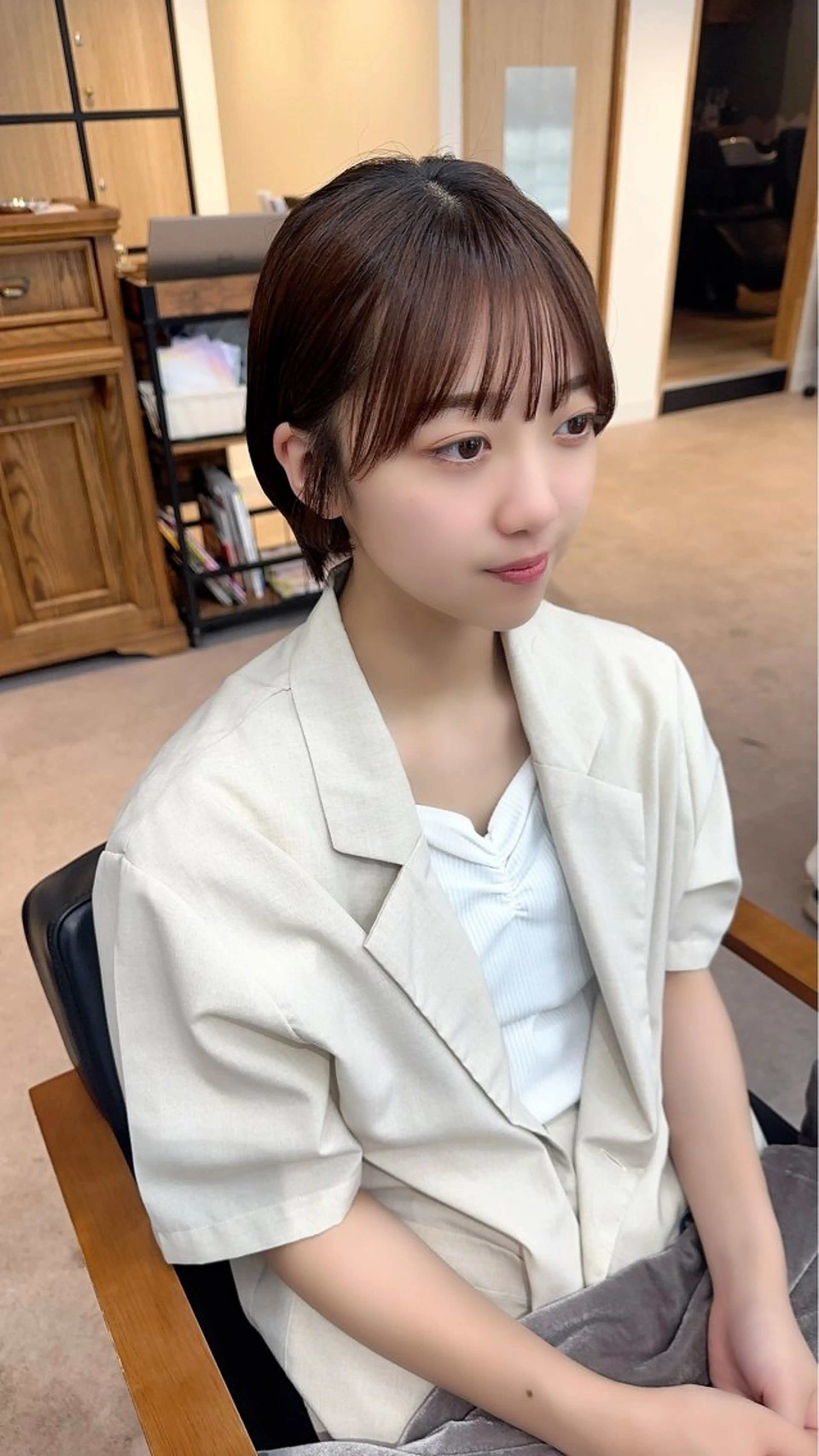 ミディアム カラー パーマ ヘアアレンジ メンズ キッズ マツエク・マツパ アイブロウ レイヤーカット 🌿透け感カラーのヘアスタイル