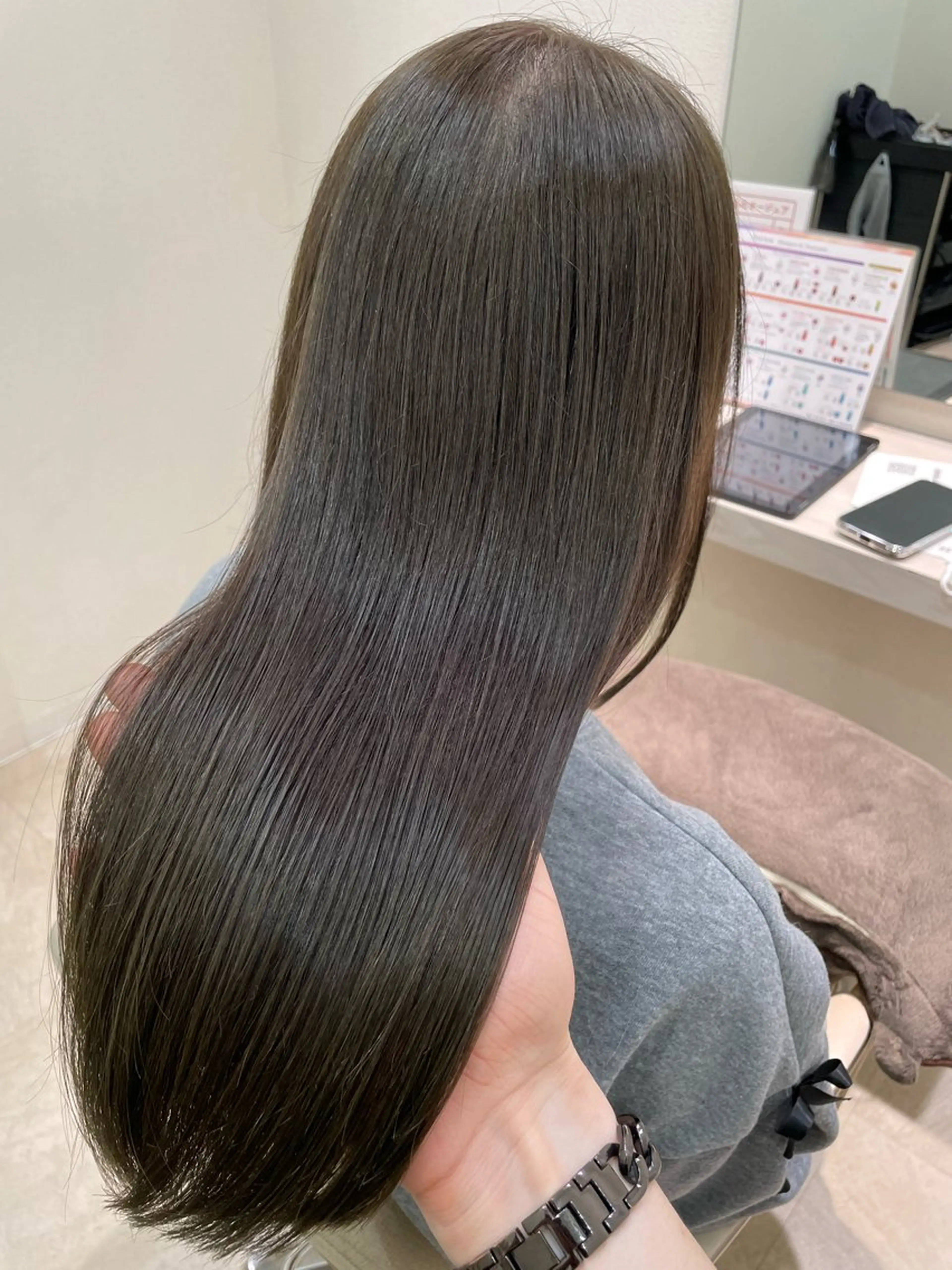 ロング カラー 透明感カラー オリーブカラー カット ヘアカラー 田中 郁也のヘアスタイル