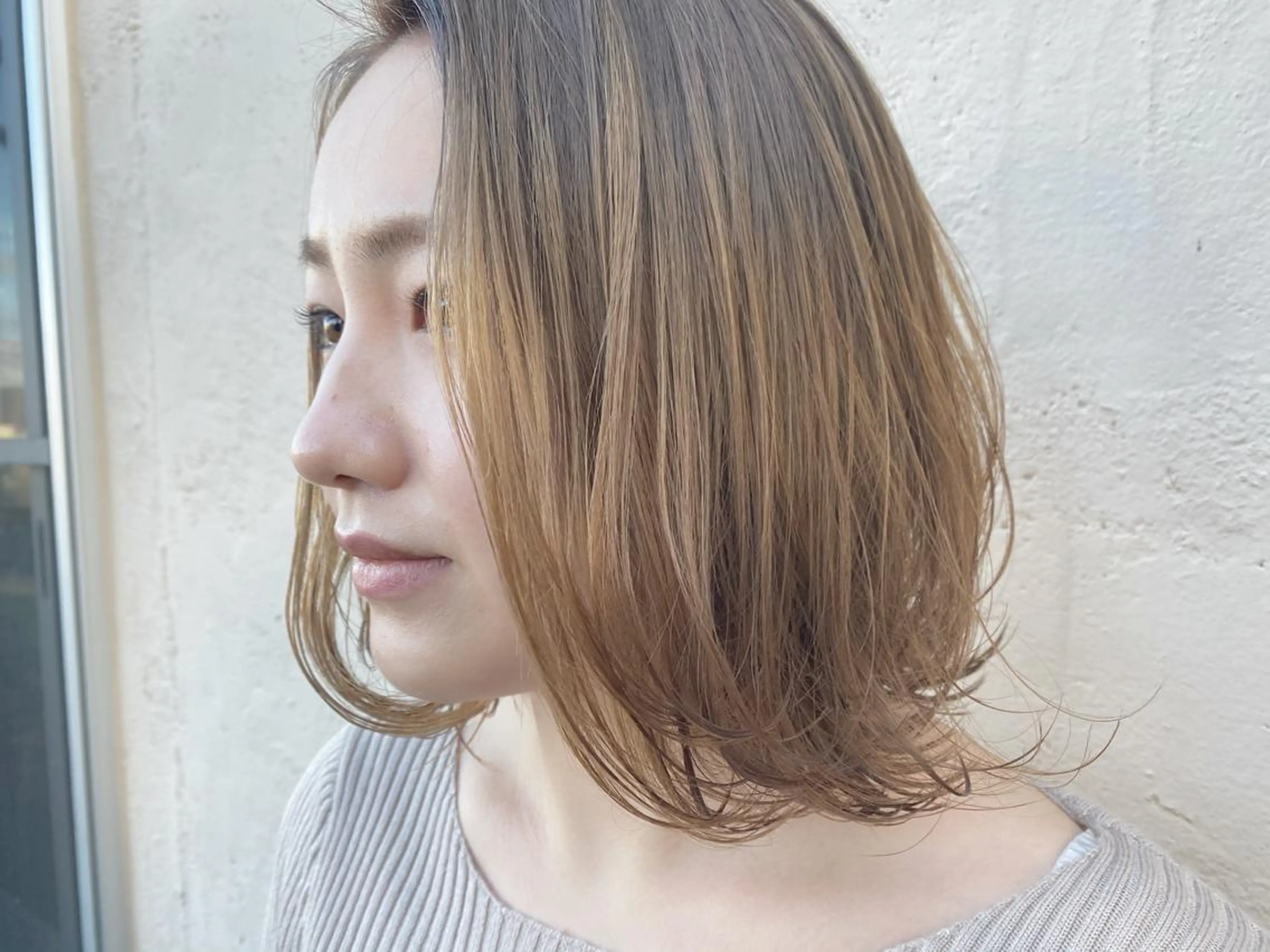 ミディアム M. YURIのヘアスタイル