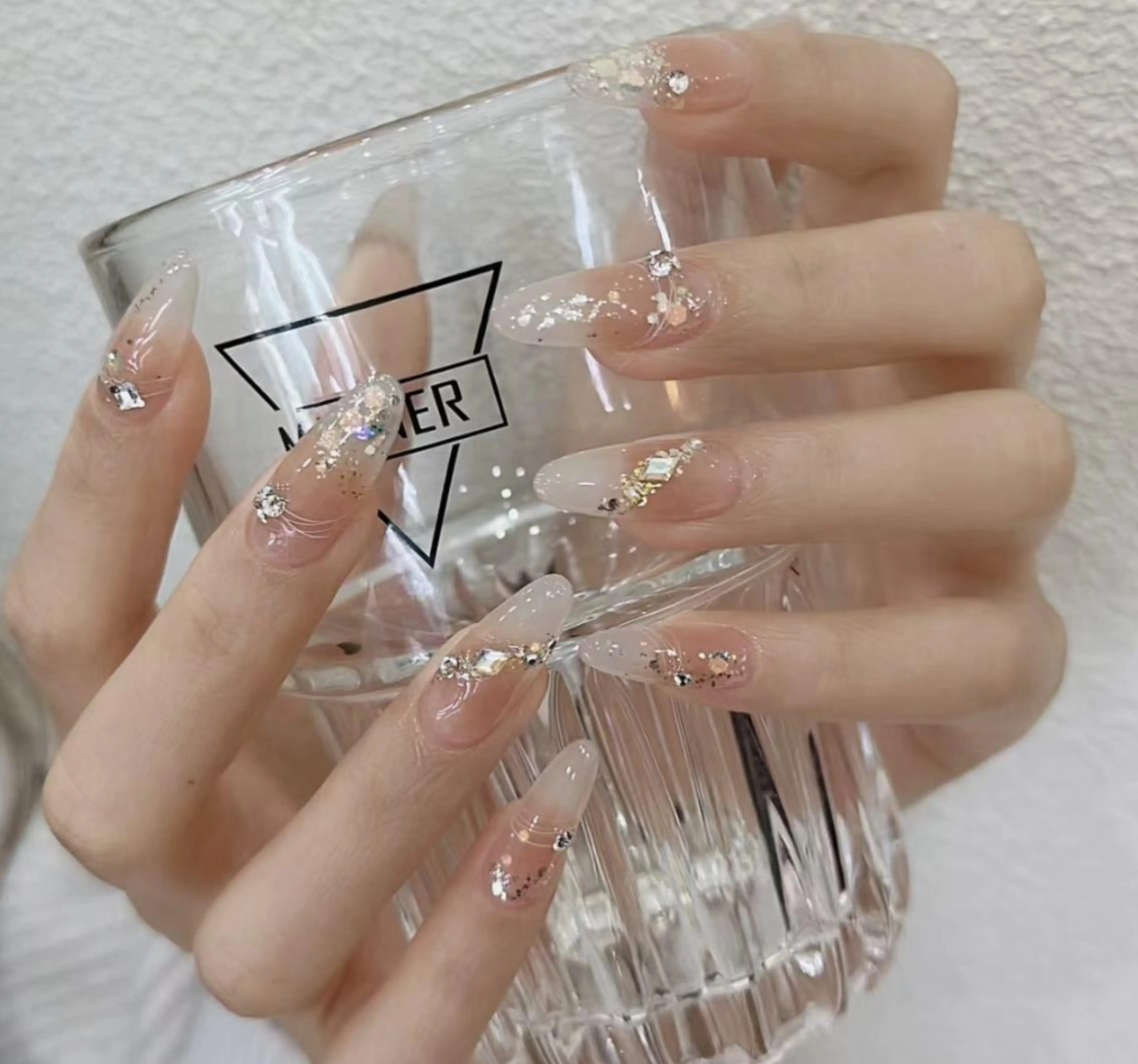 ネイル アートネイル 長さ出し ネイルチップ Queens 新宿本店のネイルデザイン