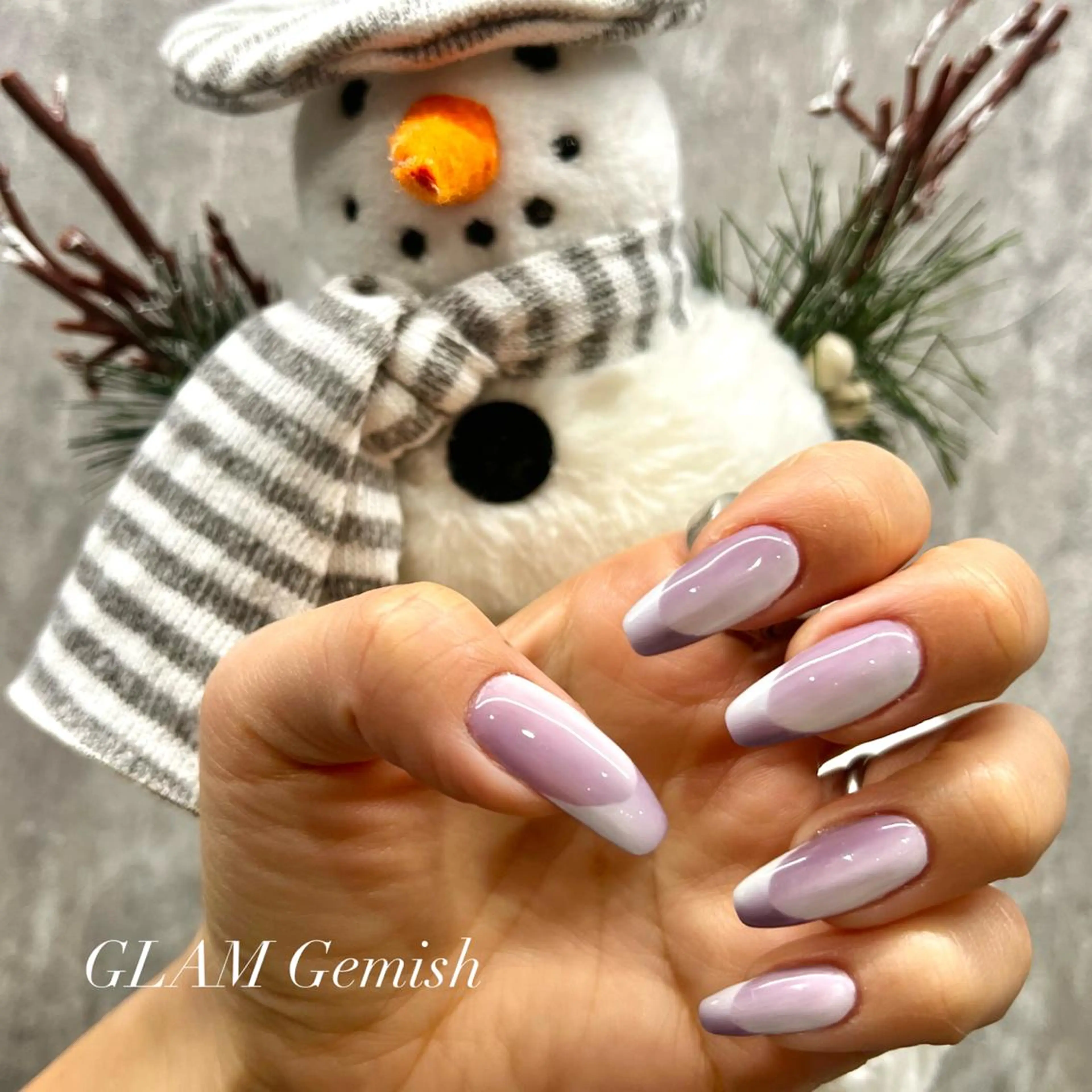 ネイル フレンチネイル オンブレフレンチ 藤崎 恵梨香のネイルデザイン