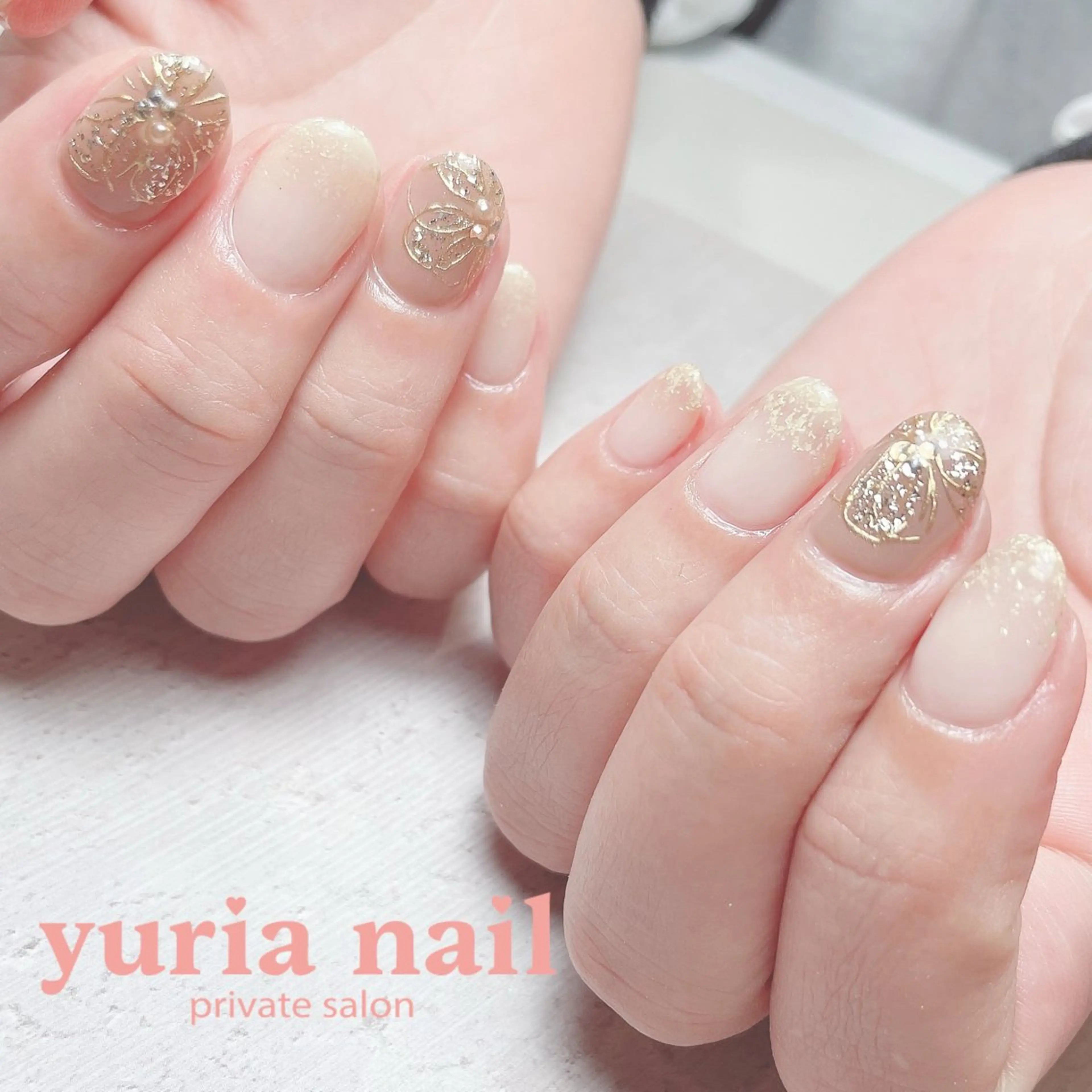 ネイル フラワーネイル ジェルネイル ゴールド グラデーション キラキラネイル ハンドネイル 小林 ゆりあのネイルデザイン