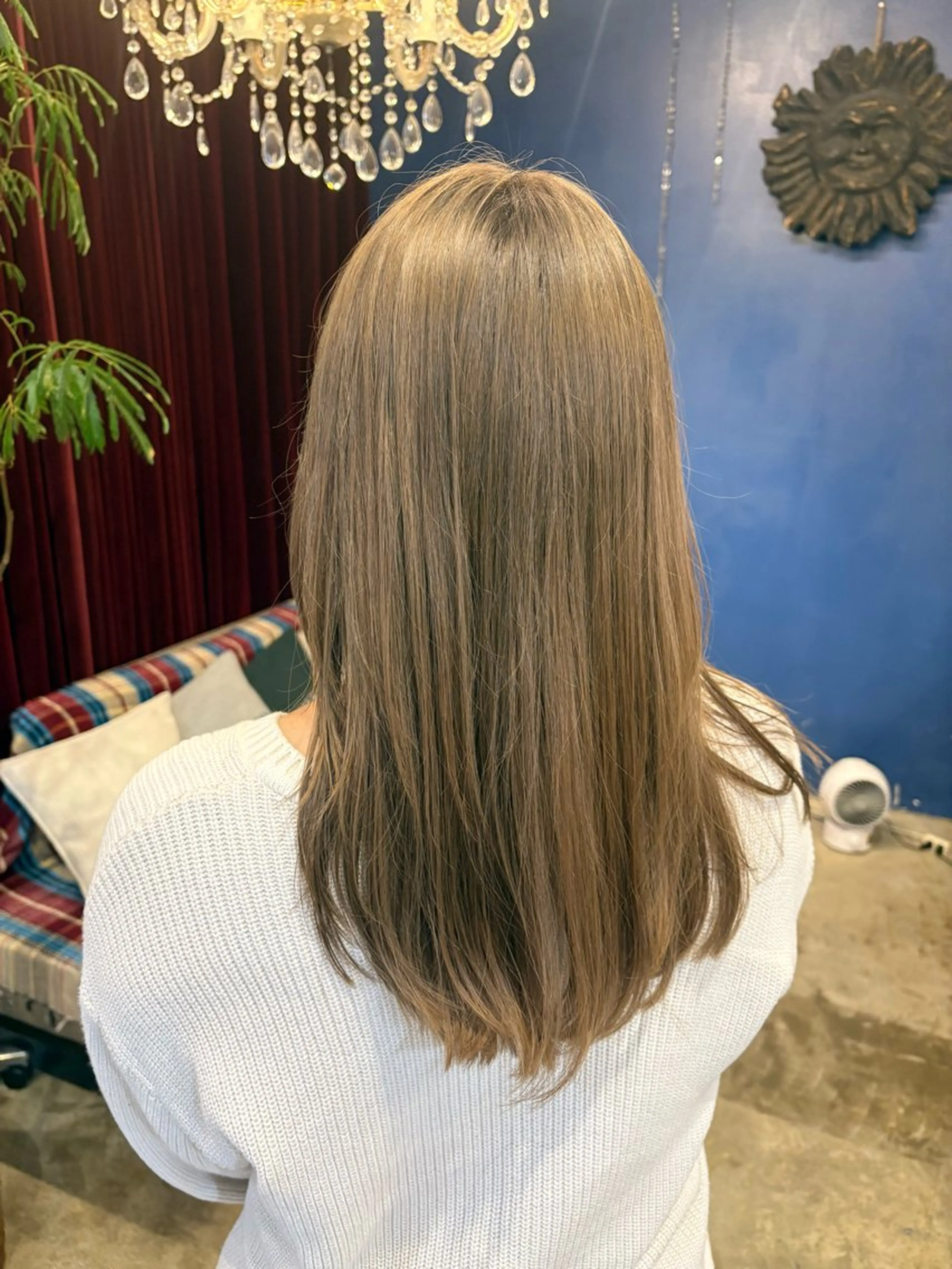 ロング カラー 関 明日花のヘアスタイル