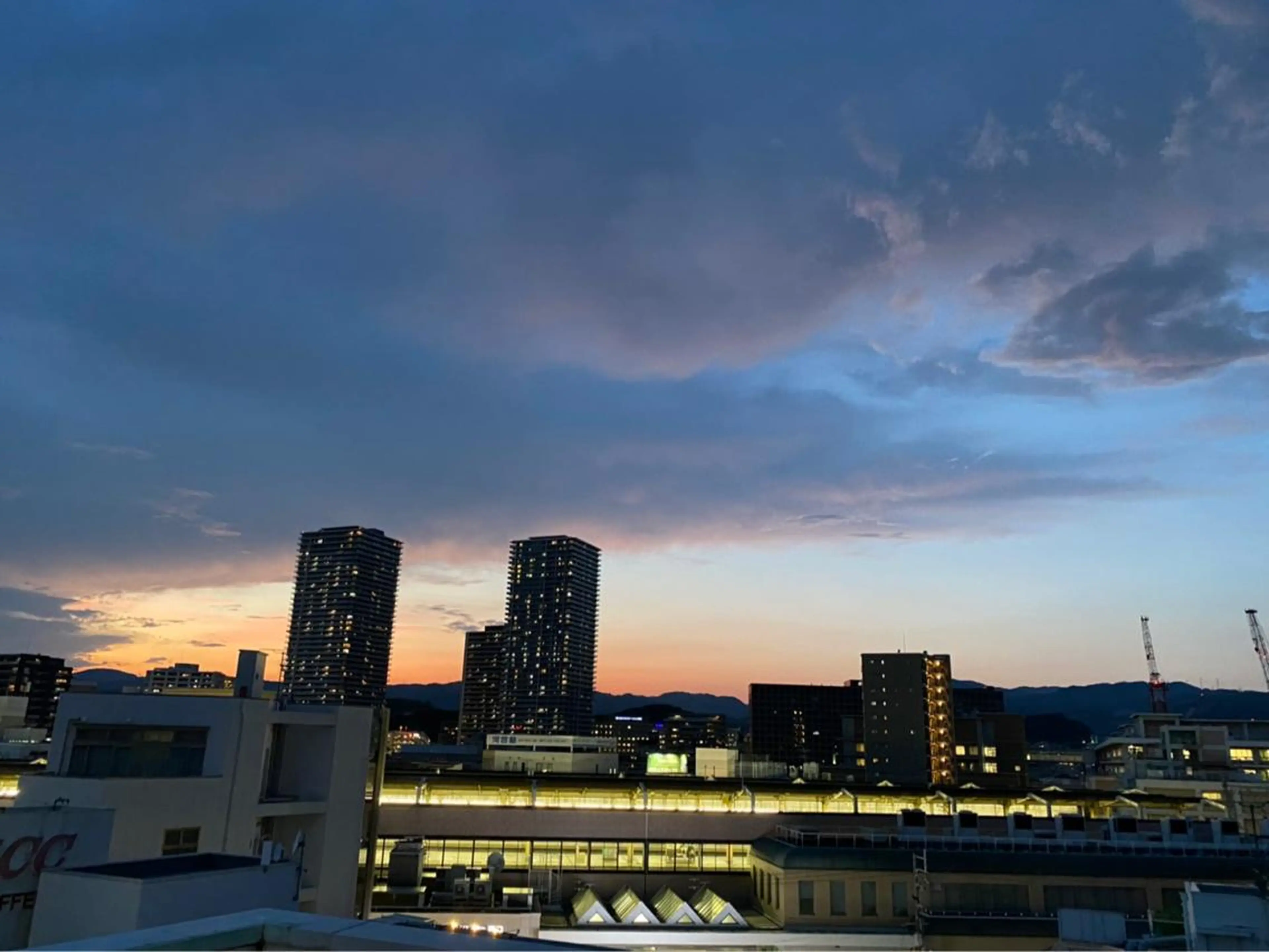 TIDEHAIR SHIHOのヘアスタイル