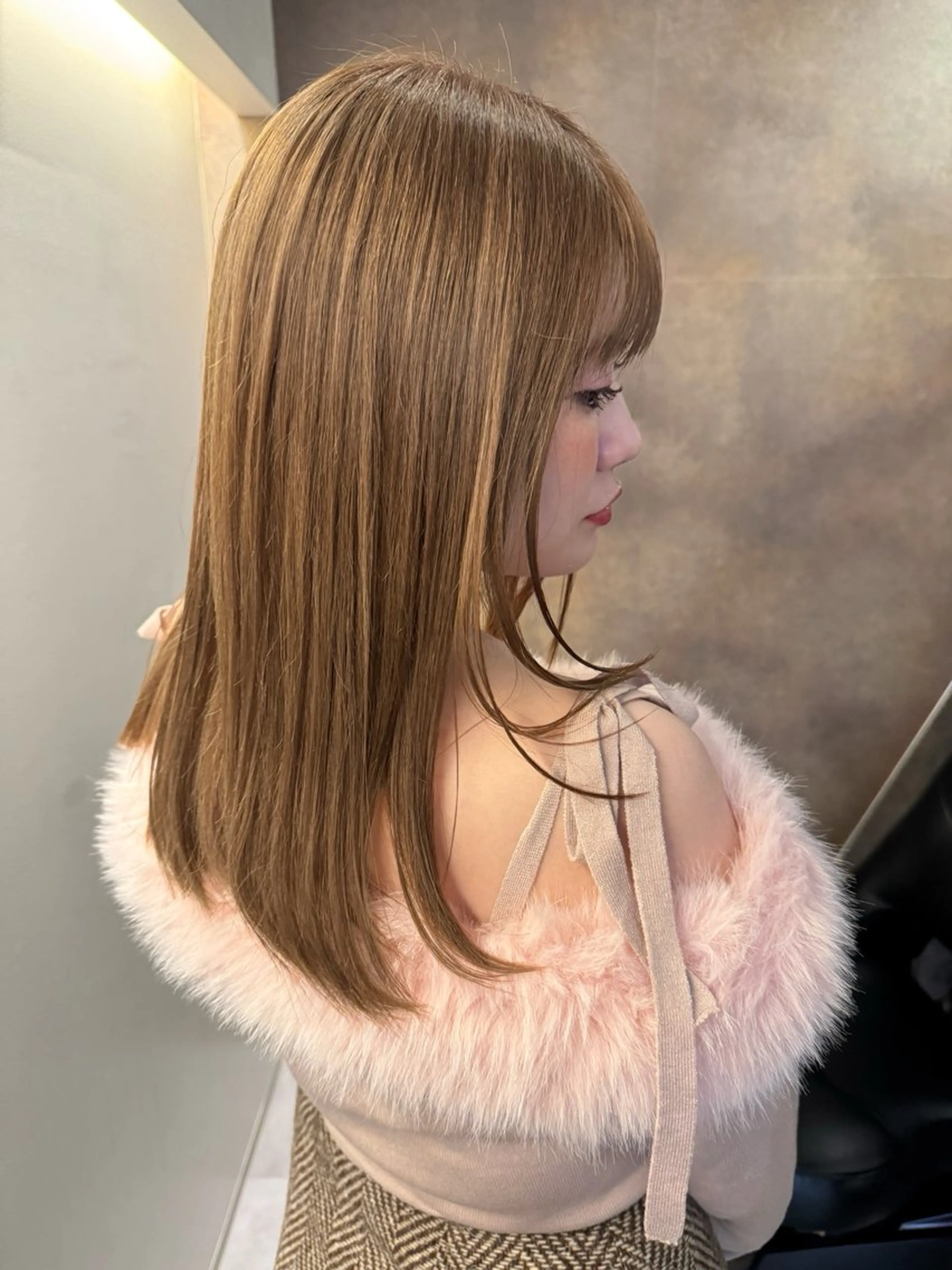 セミロング カット ヘアカラー トリートメント 三輪 恭平のヘアスタイル